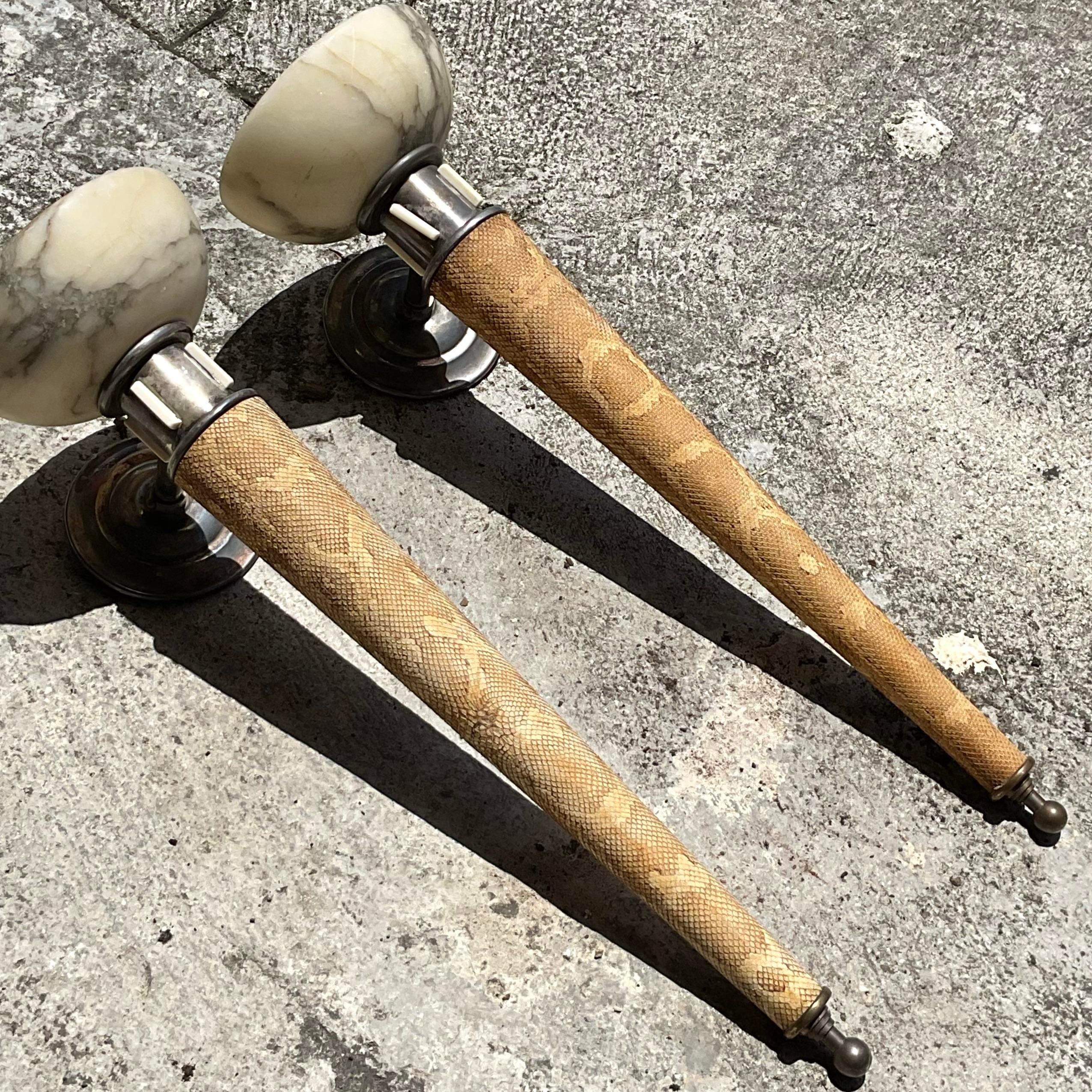 Lámparas de Alabastro y Piel de Serpiente Vintage Decó - Pareja Art Decó en venta