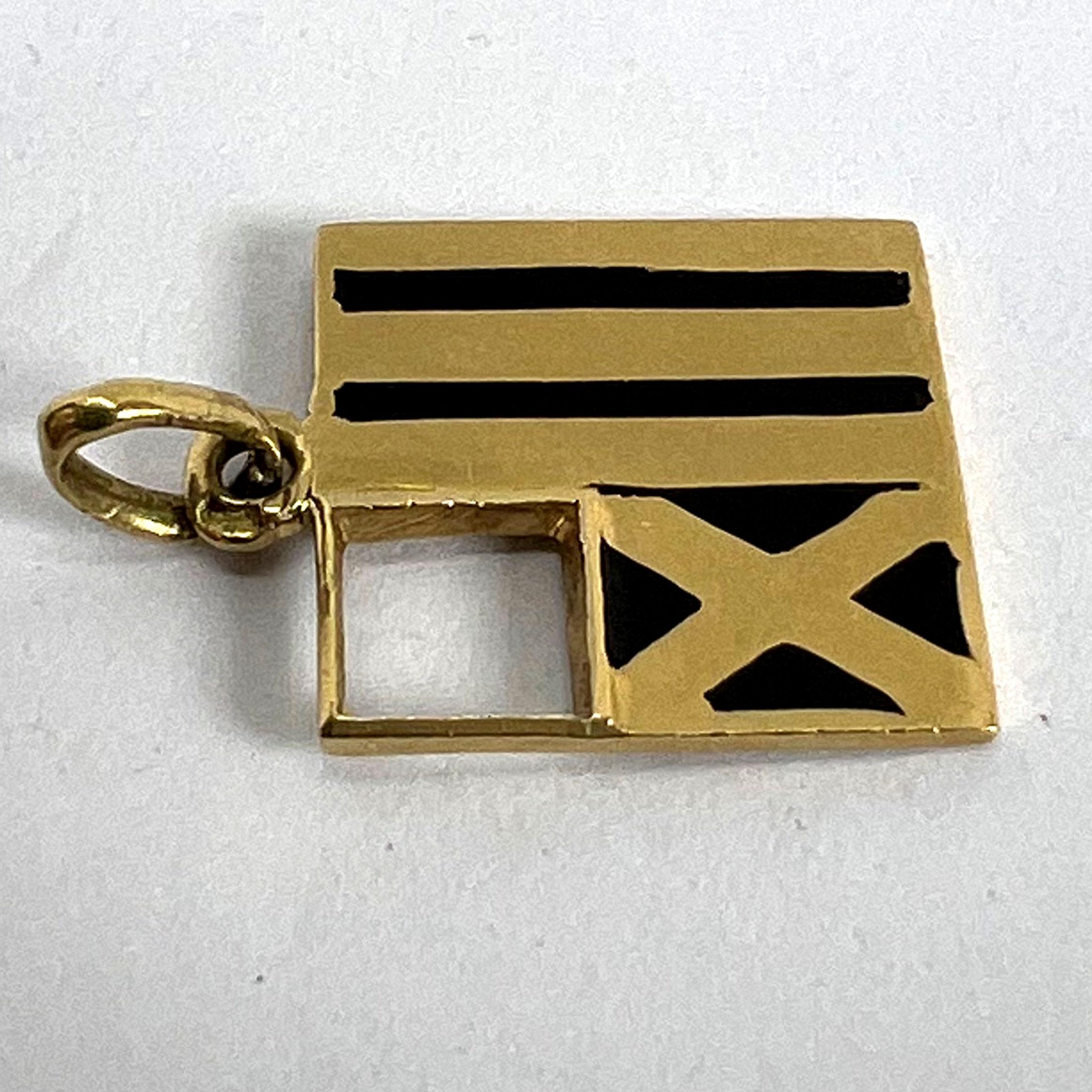 Pendentif en or jaune 18K avec breloque vintage déco February Wisdom Pisces Flag Enamel en vente 11