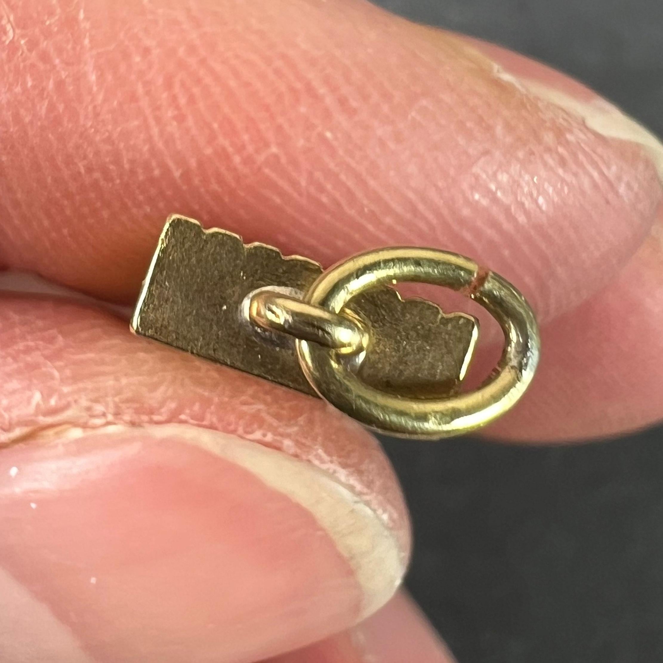 Pendentif en or jaune 18K avec breloque Vintage By Foldes Sceau Initiales AM en vente 8