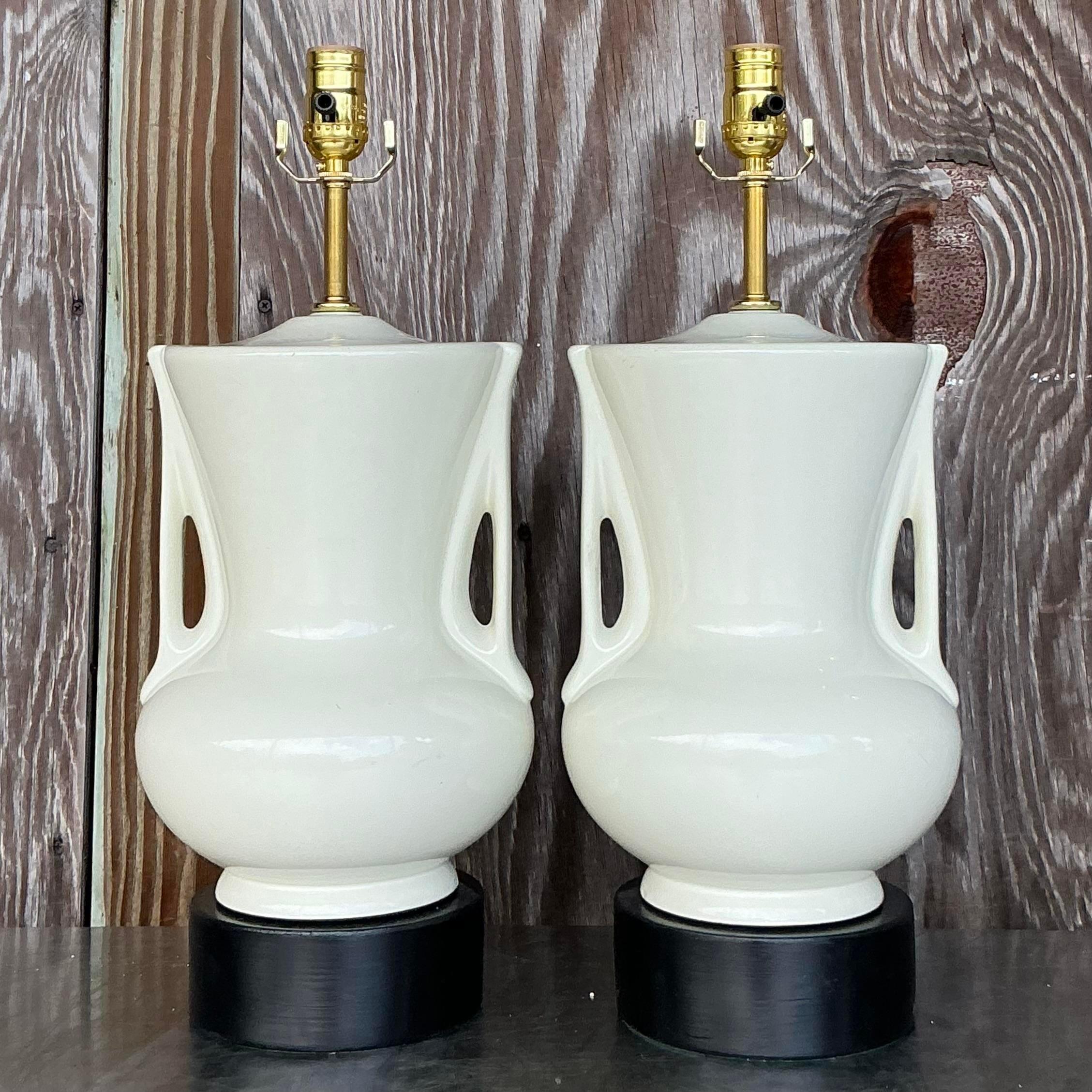 Paire de lampes Vintage Deco en céramique émaillée Bon état - En vente à west palm beach, FL