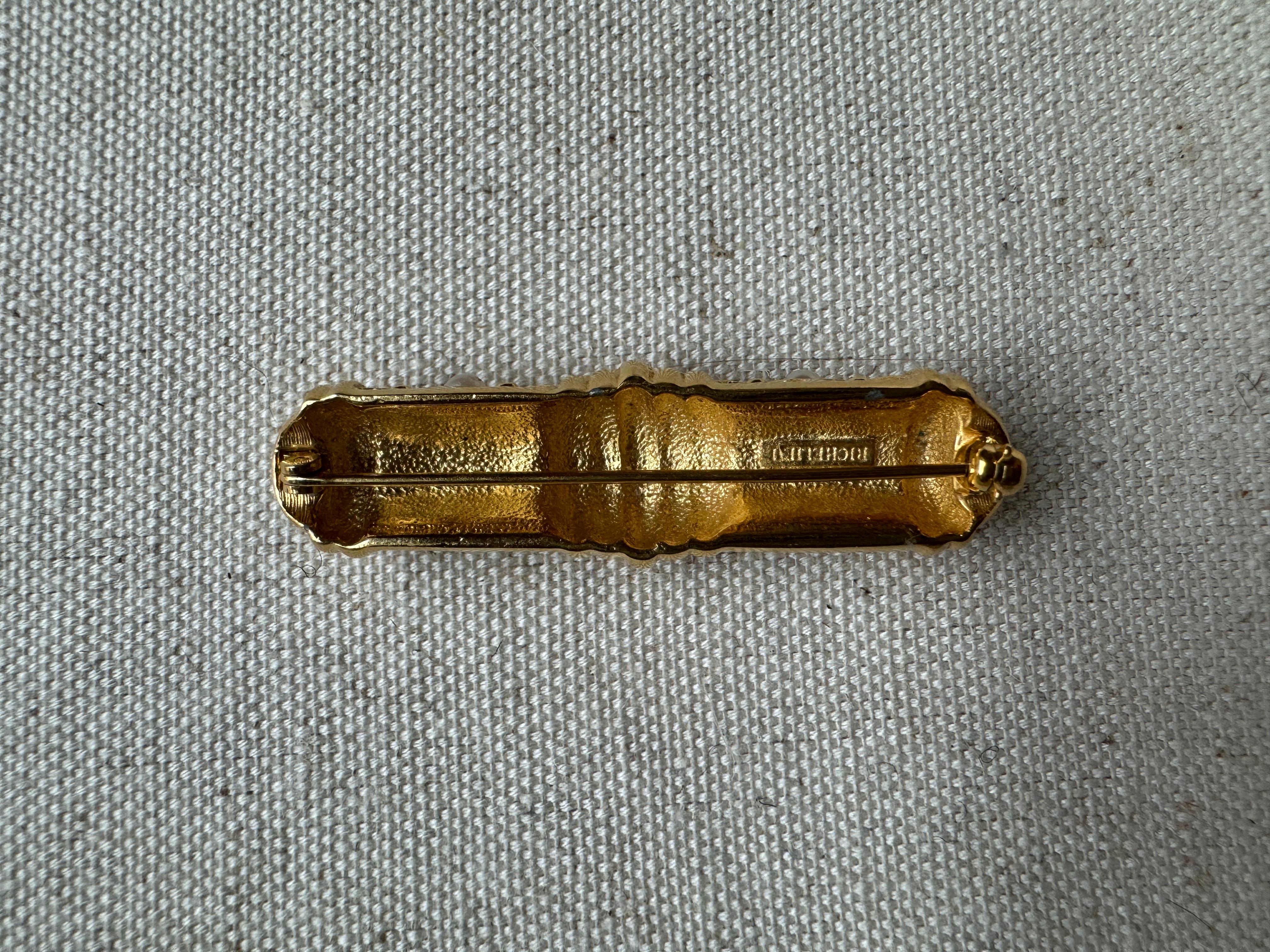 Broche Vintage Deco Richelieu en tono dorado con detalles de perlas Cuenta en venta