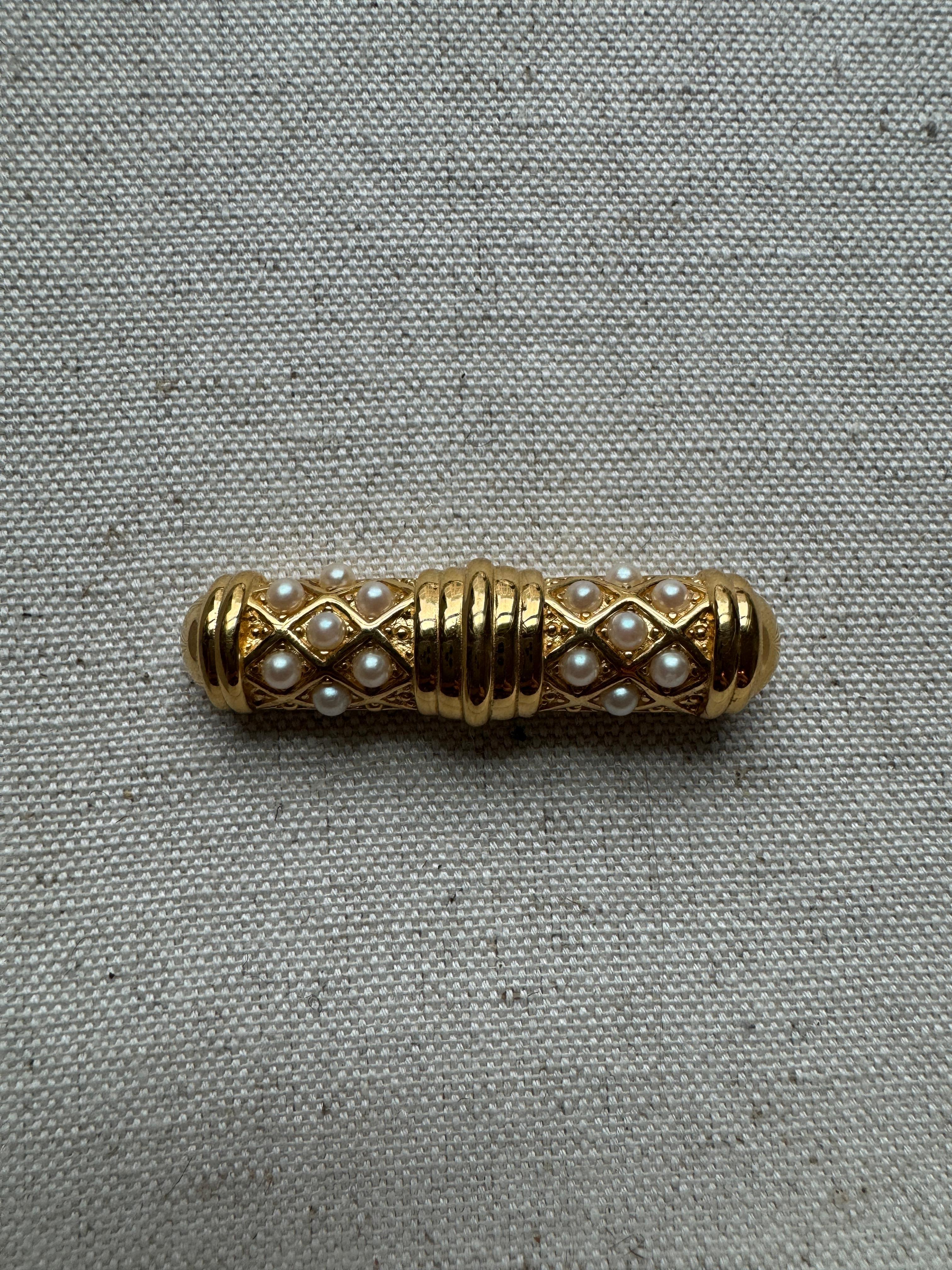 De las mujeres Broche Vintage Deco Richelieu en tono dorado con detalles de perlas en venta