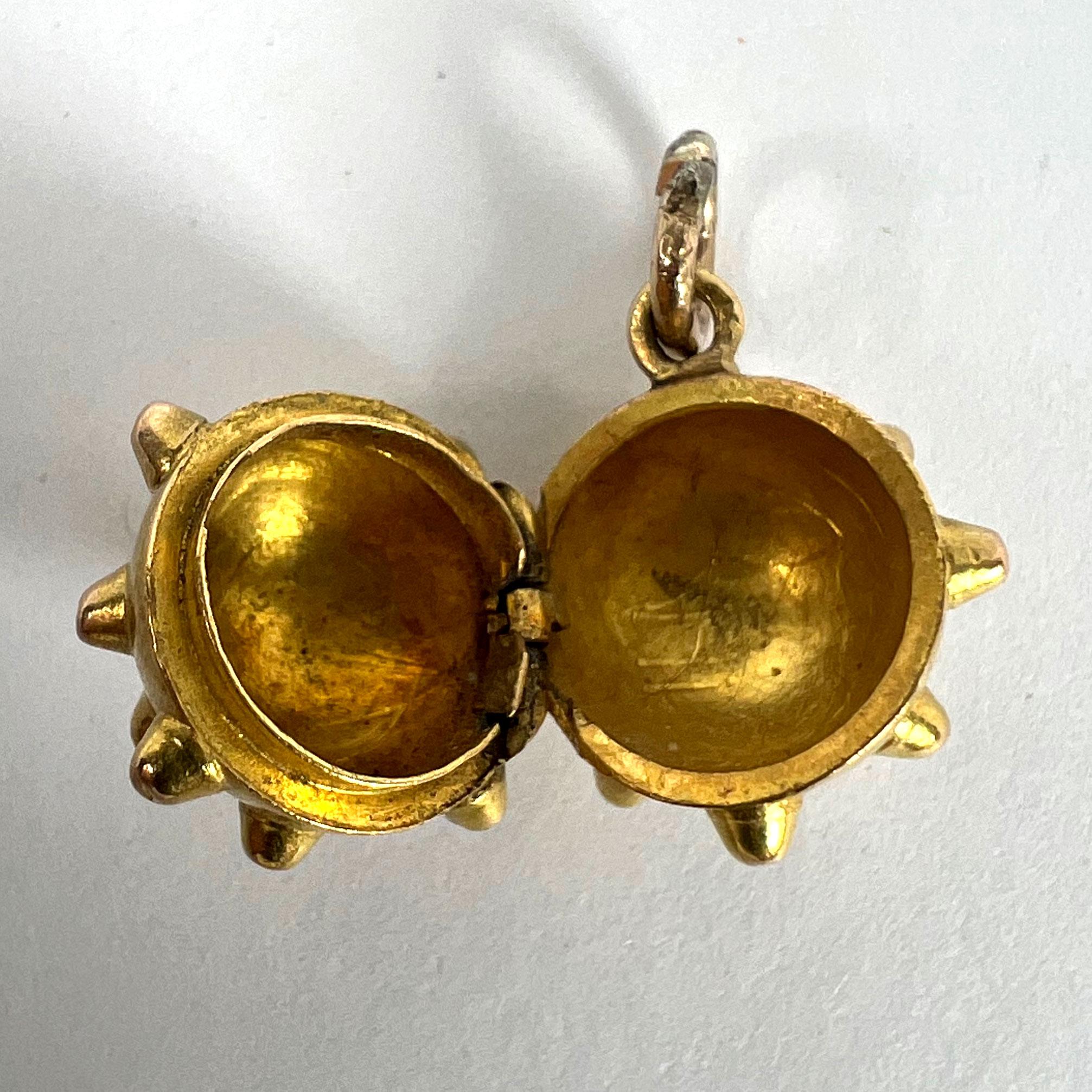 Vintage Deco Sputnik Medaillon 18K Gelbgold Charme Anhänger im Angebot 13