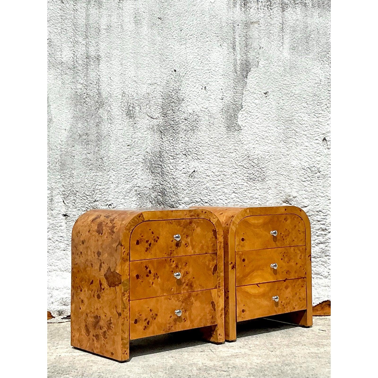 Comodini Vintage Deco a cascata in Wood Wood - Coppia di 2 In condizioni buone in vendita a west palm beach, FL