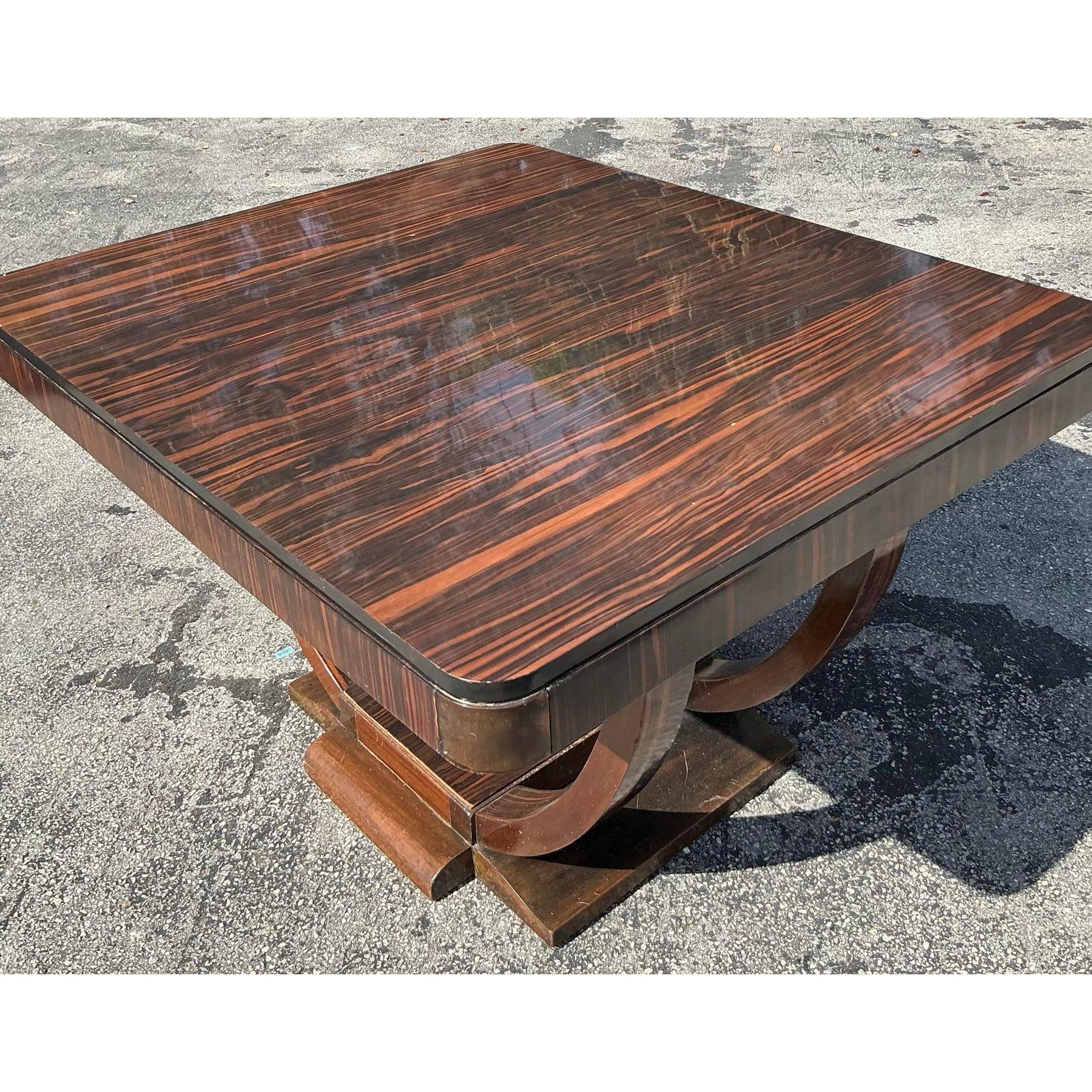 20ième siècle Vintage Deco Zebrawood Center Hall Table en vente