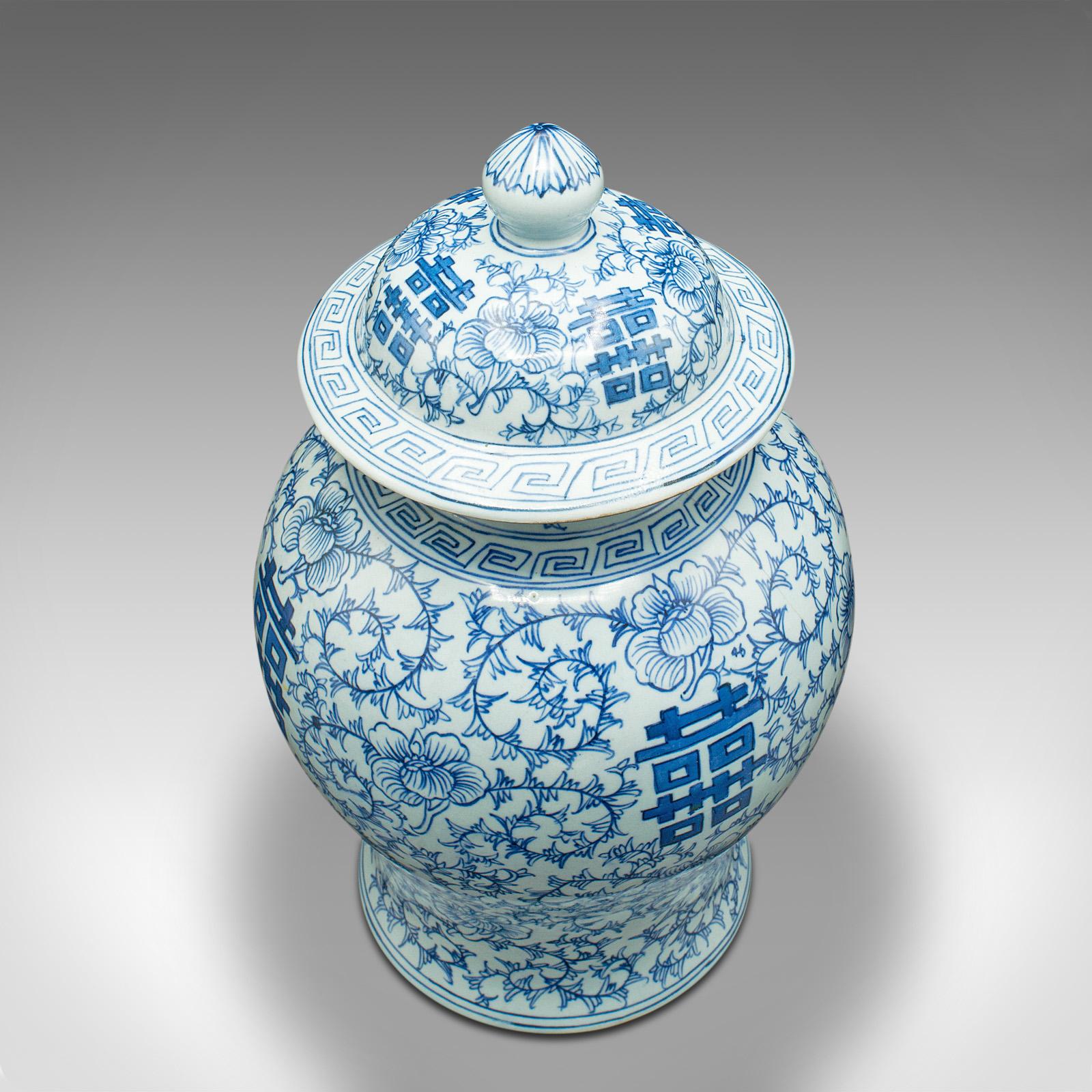 Urne balustre décorative chinoise, céramique, vase à couvercle, Art déco, vers 1930 en vente 1