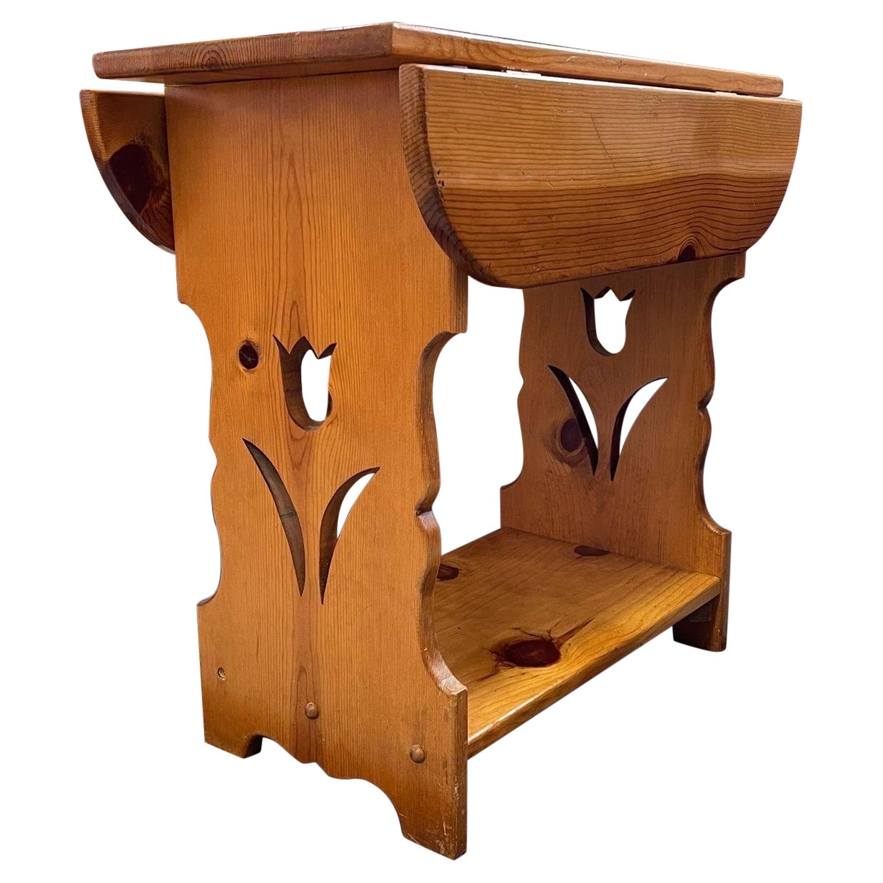 Tavolino decorativo vintage a ribalta con ritaglio di tulipano intagliato.