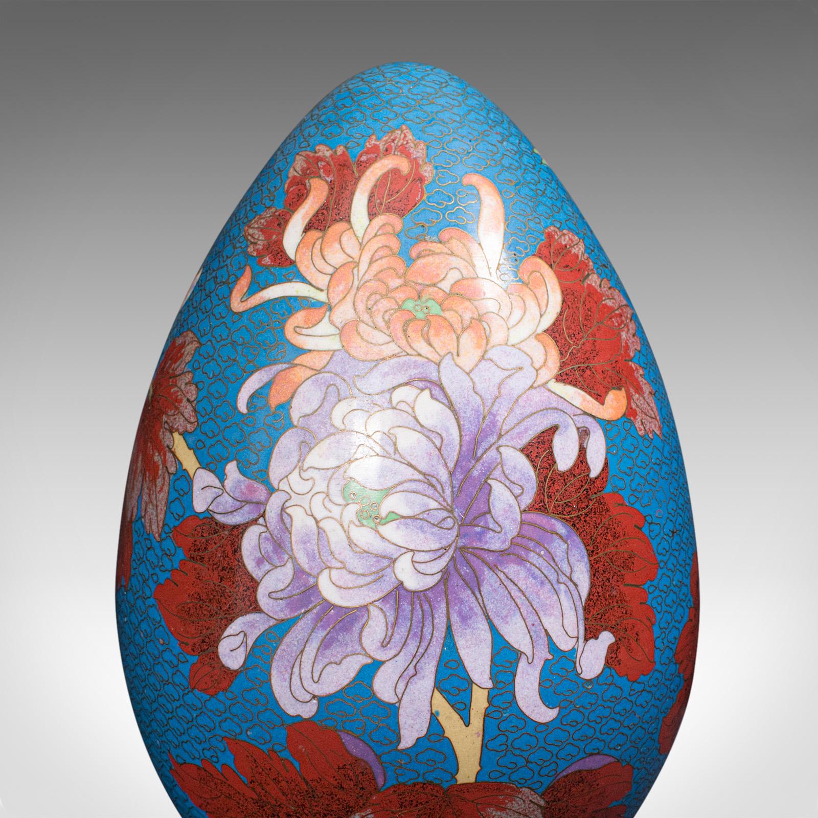 Huevo Decorativo Vintage, Chino, Cloisonné, Ornamento, Art Decó Tardío, circa 1940 Metal en venta
