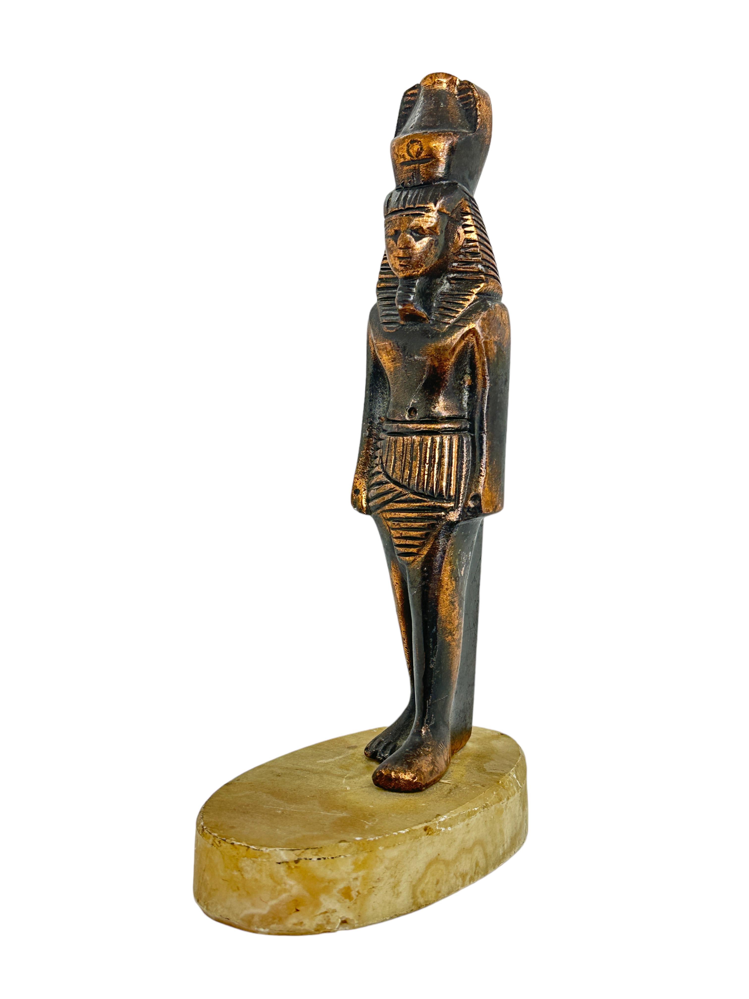 Vintage Decorative Egyptian Pharaoh Statue on Marble Base, Grand Tour Souvenir In Good Condition For Sale In Nuernberg, DE
