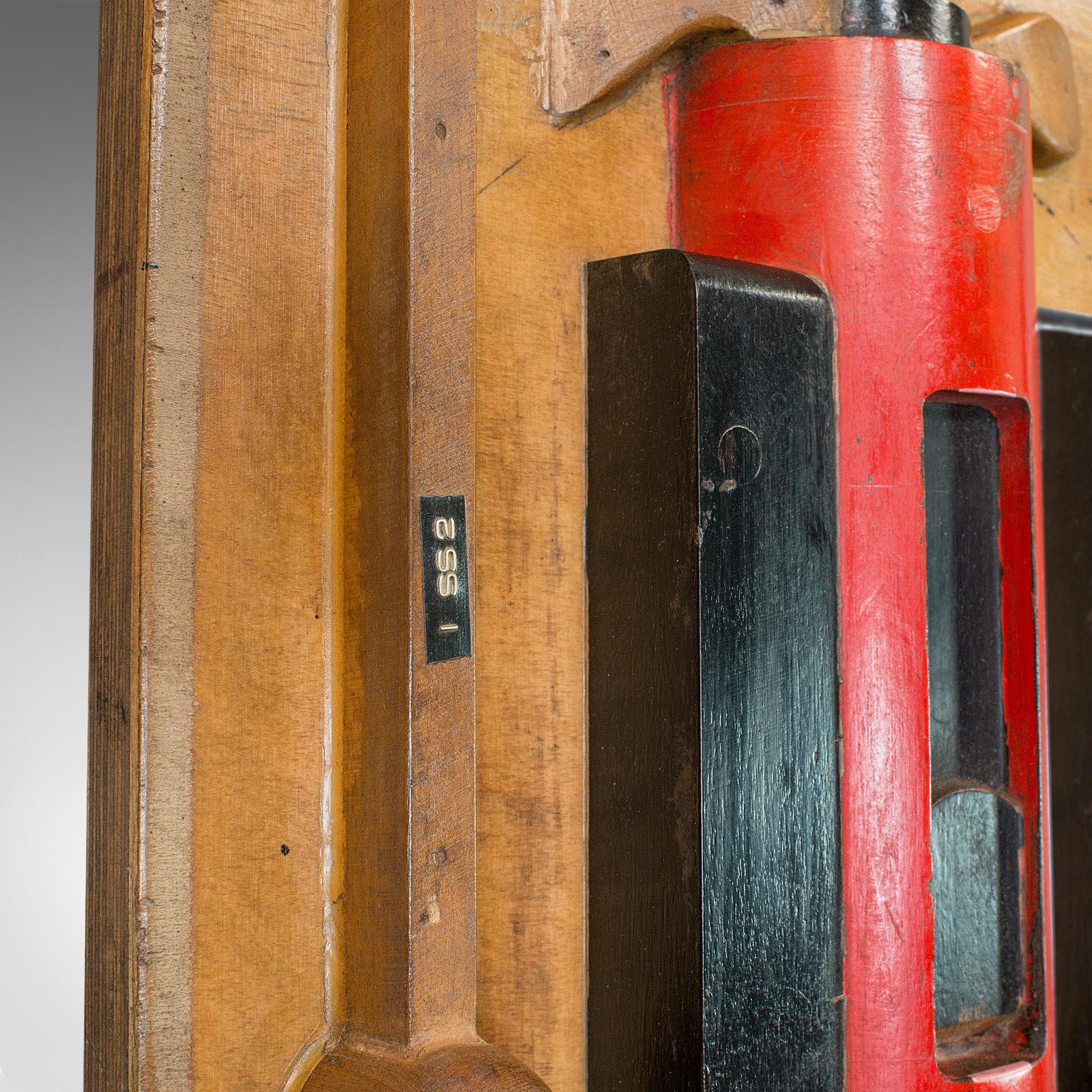 Vintage Dekorative Fabrikform:: Englisch:: Mahagoni:: Muster:: Wand:: Maritim im Angebot 6