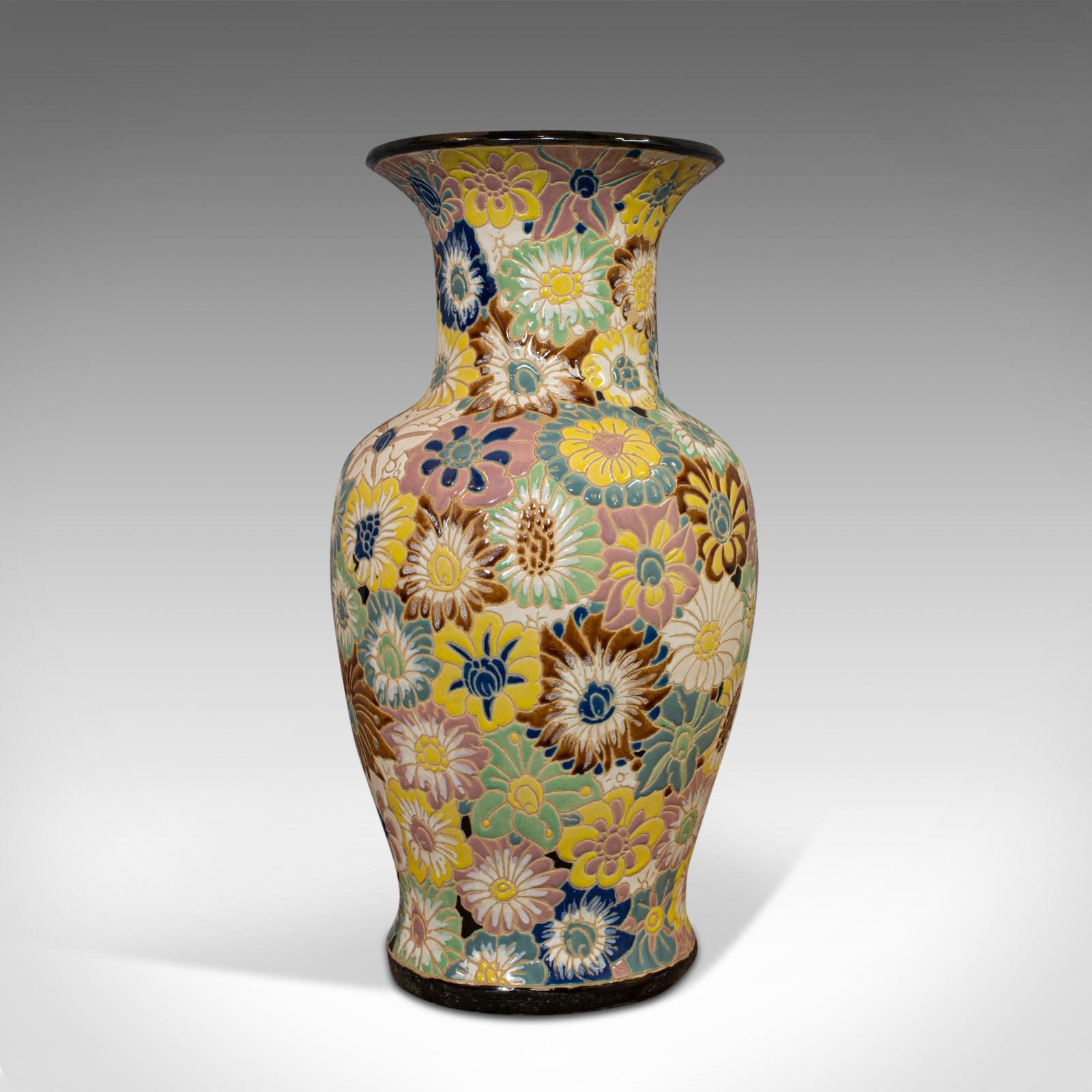 Vintage Decorative Flower Vase, Oriental, Ceramic, Decorative, Urn, Stick, Stand In Good Condition In Hele, Devon, GB