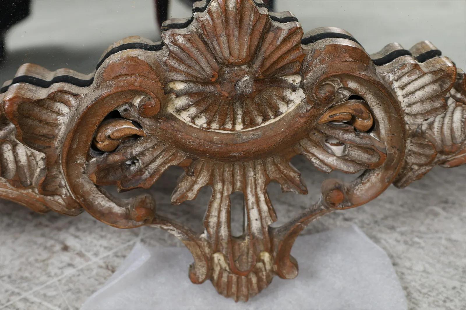 Espejo Decorativo Vintage de Madera Tallada Estilo Adán en venta