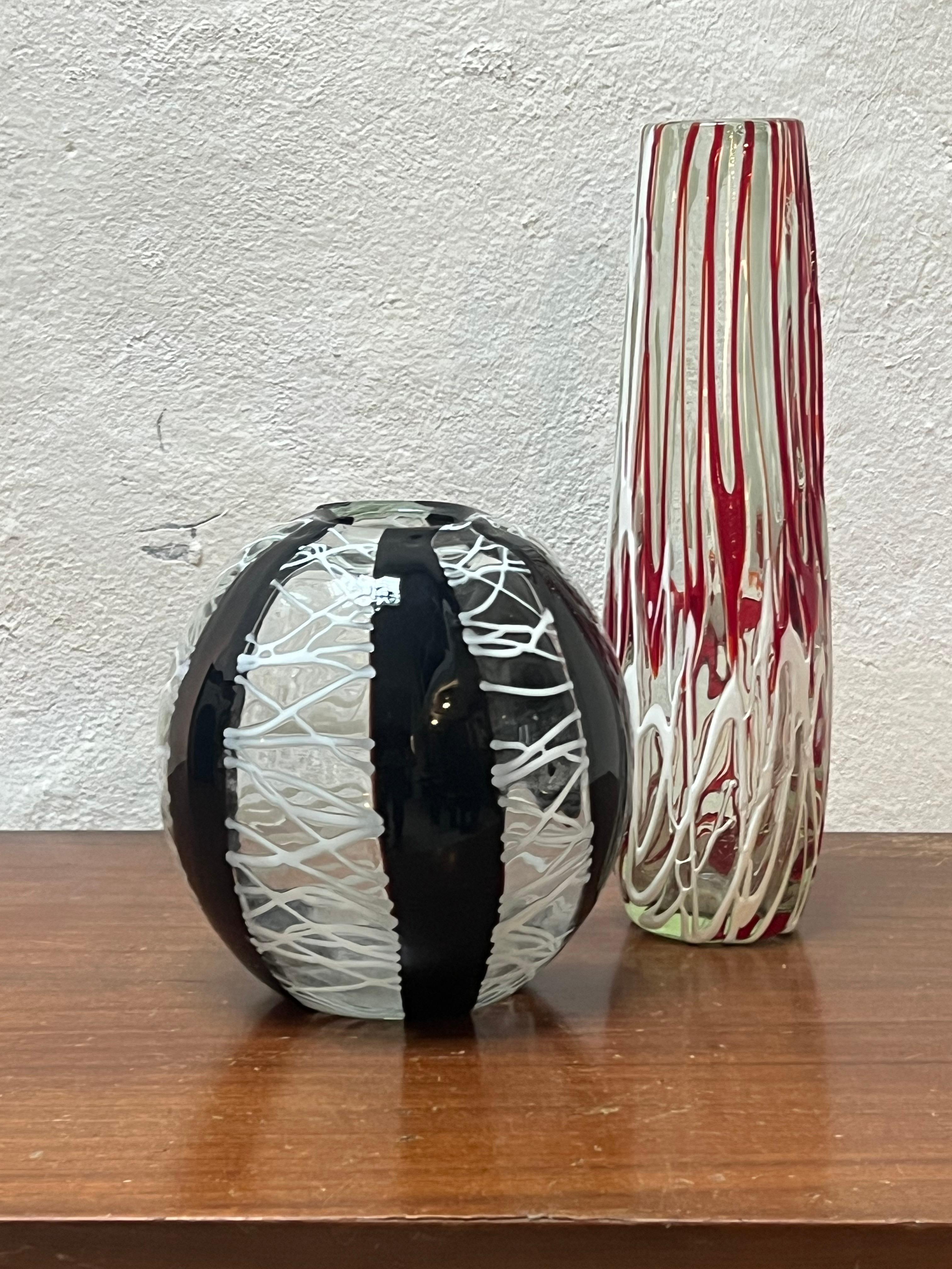 Vaso decorativo di Murano d'epoca, bianco e nero, da scaffale o da consolle in vendita 3