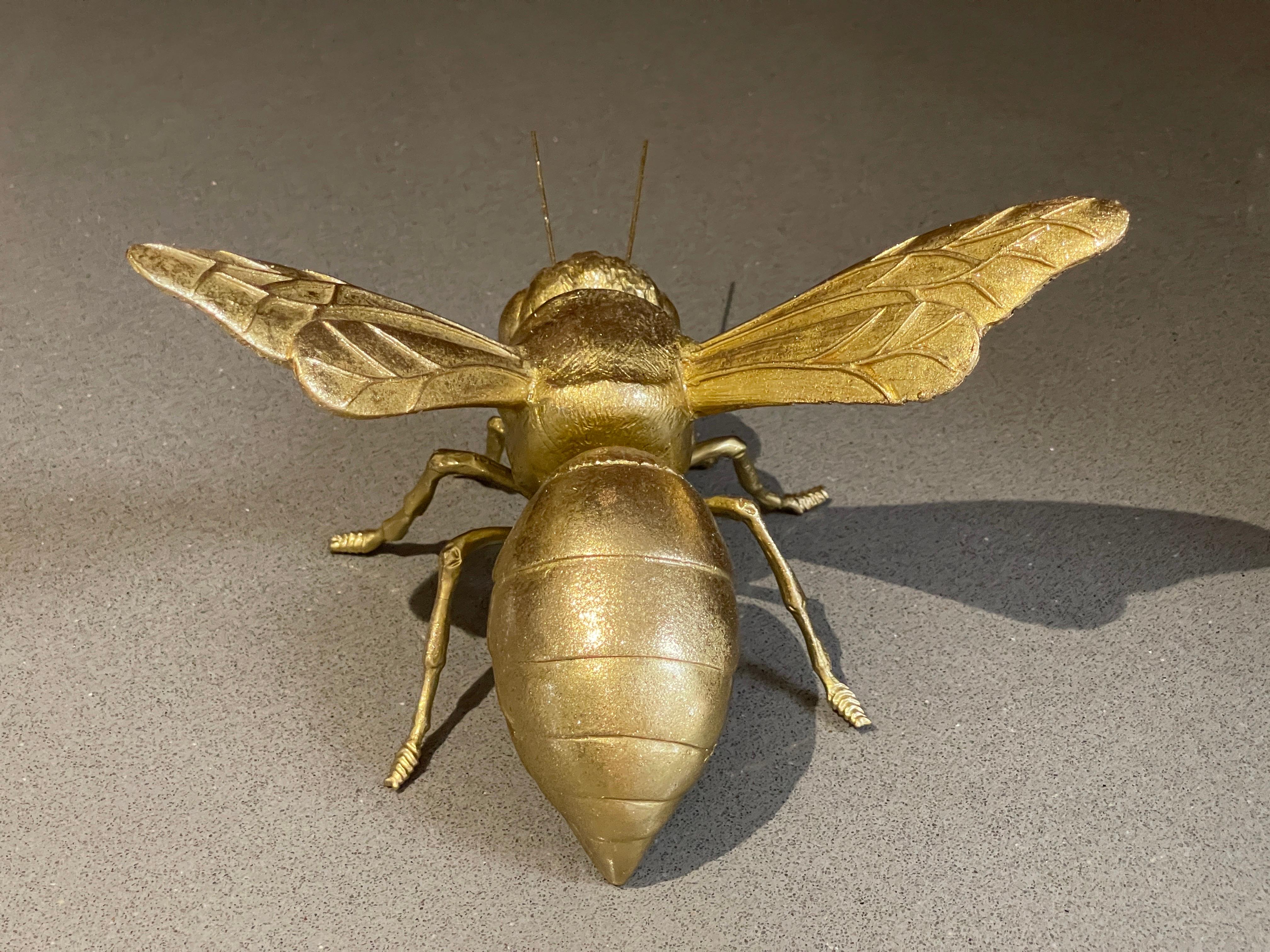 Gold Leaf Vintage Decorative Gold Bee Ornament Bumble Bee Sculpture LUXURY ORNAMENT GOLD  For Sale