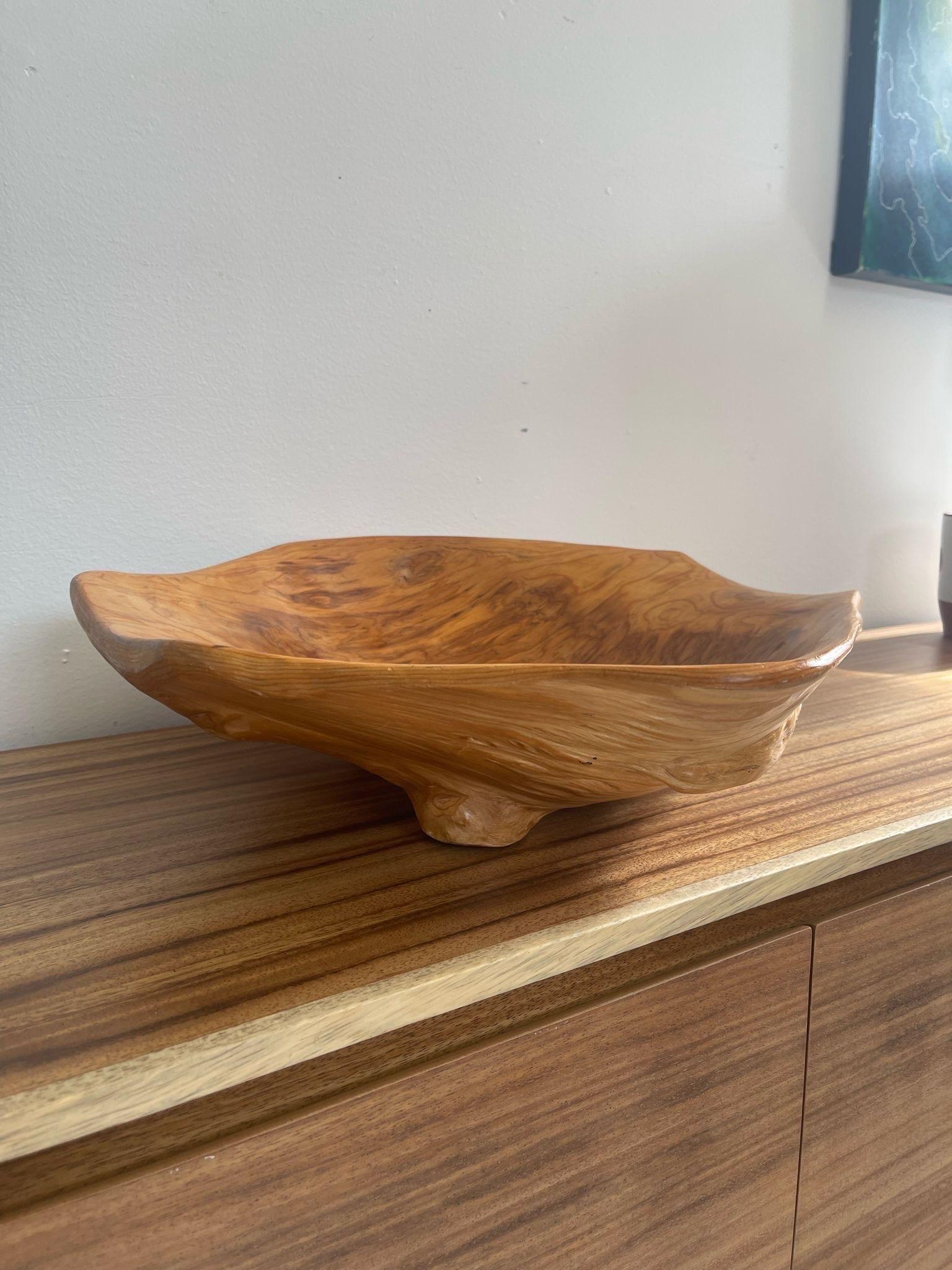 Vintage Decorative Hand Carved Organic Wooden Freedom Bowl. For Sale 1