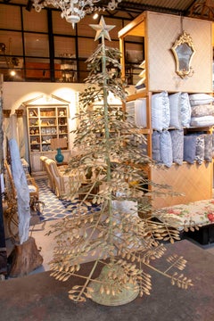 Arbre décoratif vintage en fer avec finition blanche vieillie et étoile