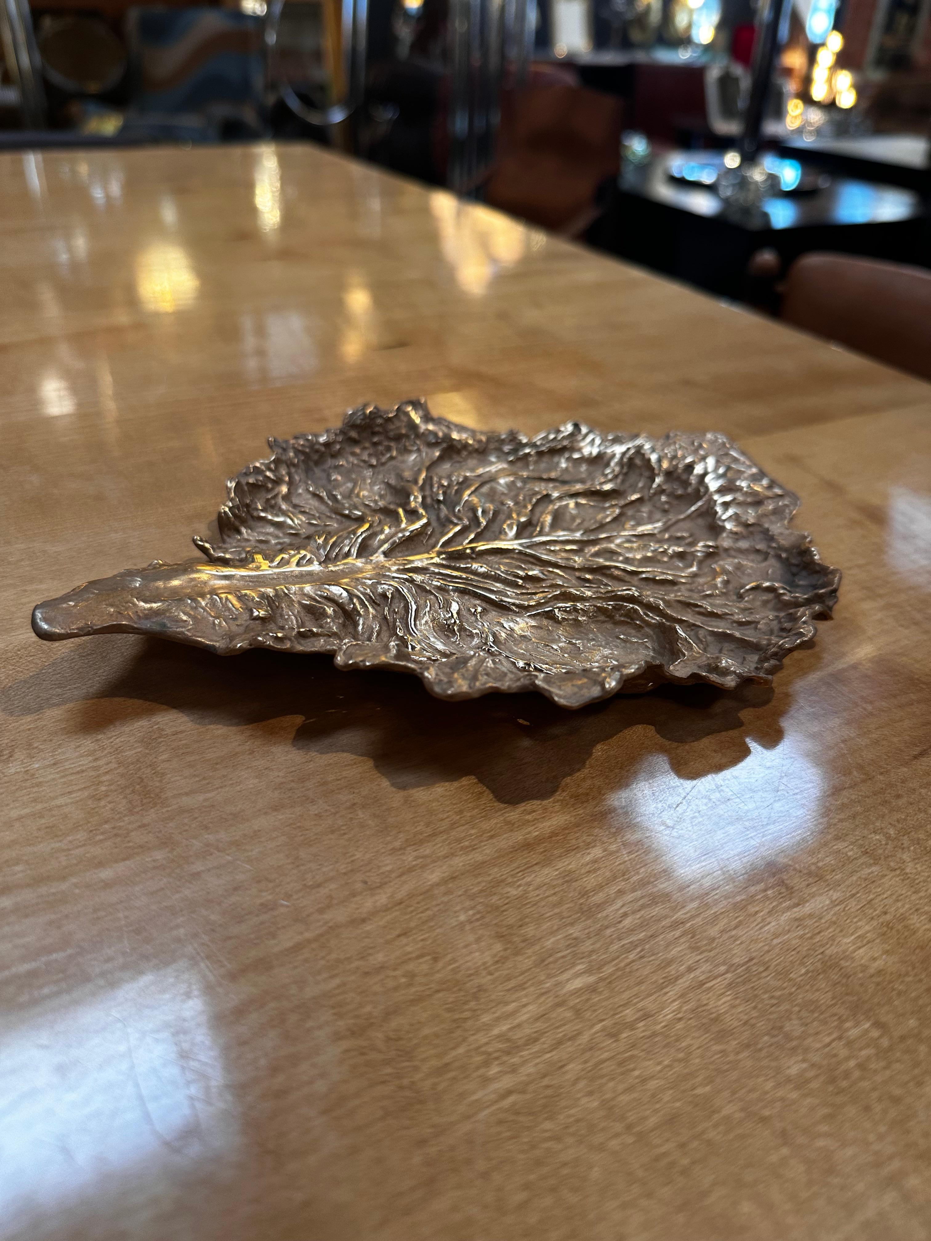 Vintage Decorative Italian Brass Casting Leaf 1960s In Good Condition For Sale In Los Angeles, CA