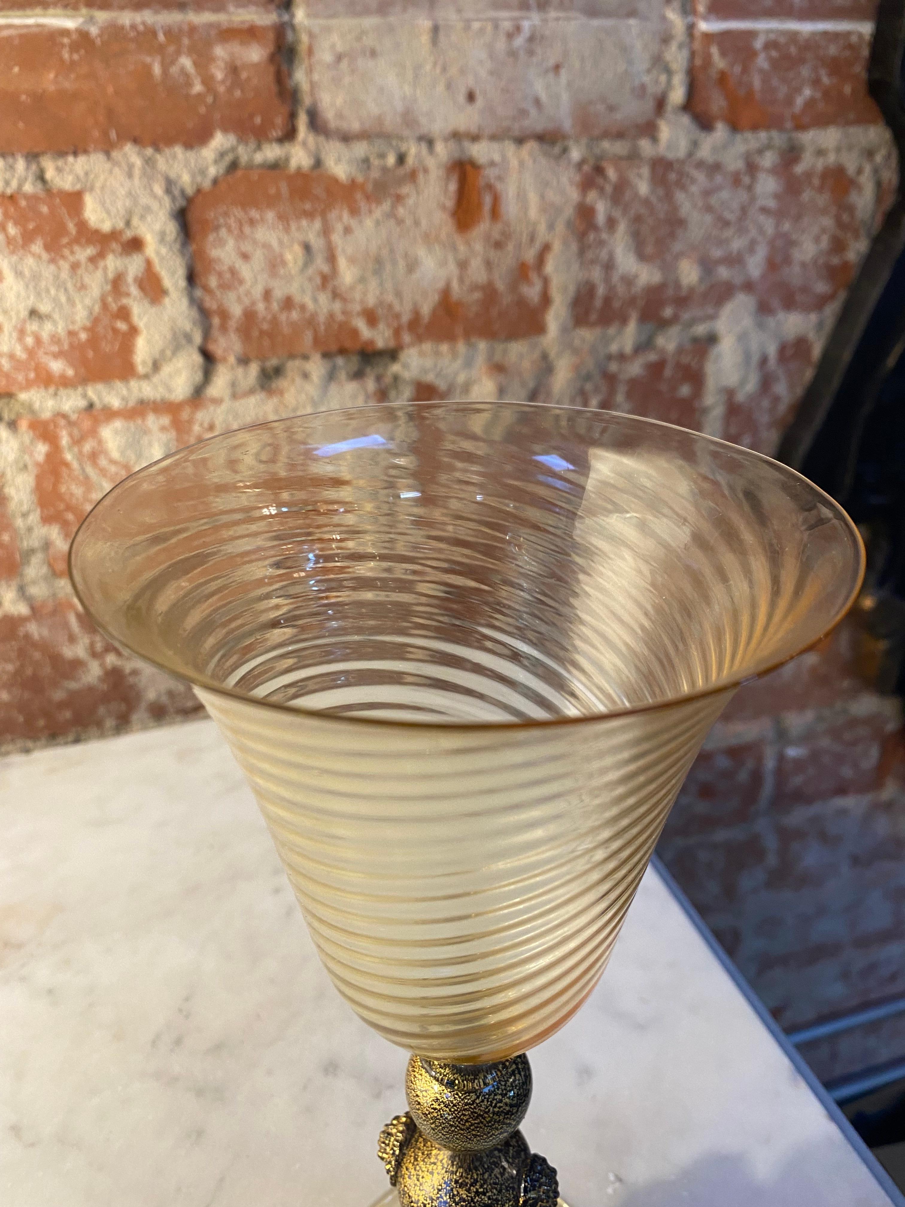 Dekorative italienische handgefertigte Vintage-Chalice, 1970er Jahre im Zustand „Gut“ im Angebot in Los Angeles, CA