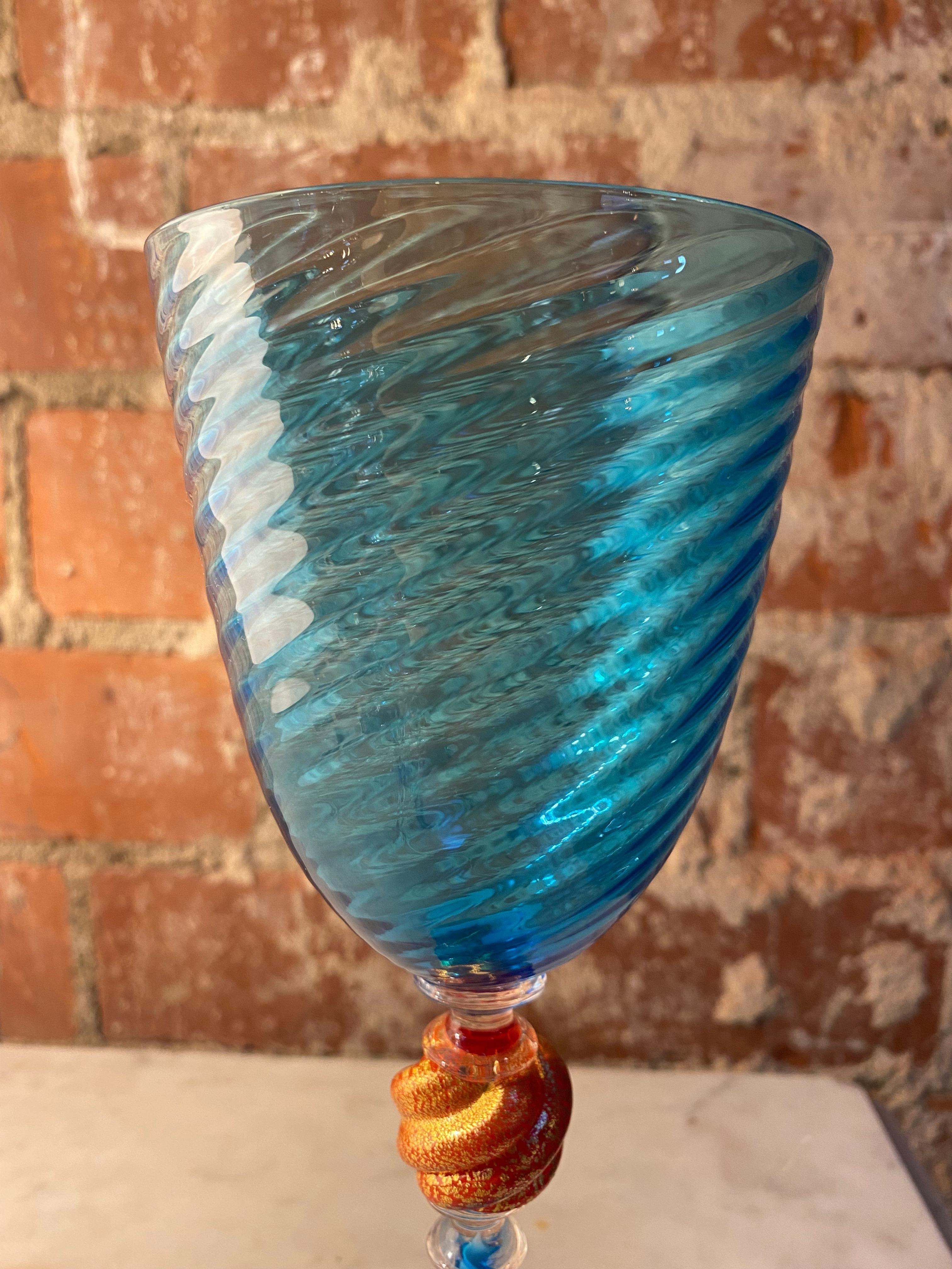 Mid-Century Modern Vieux verre décoratif italien artisanal en verre de Murano des années 1970 en vente