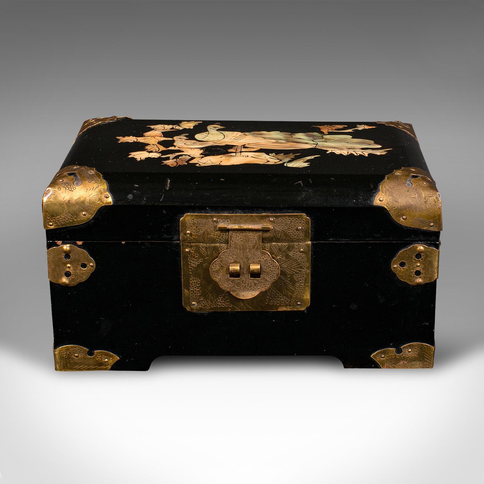 Japonais Boîte à bijoux décorative japonaise, laque, boîte, Art déco, vers 1930 en vente