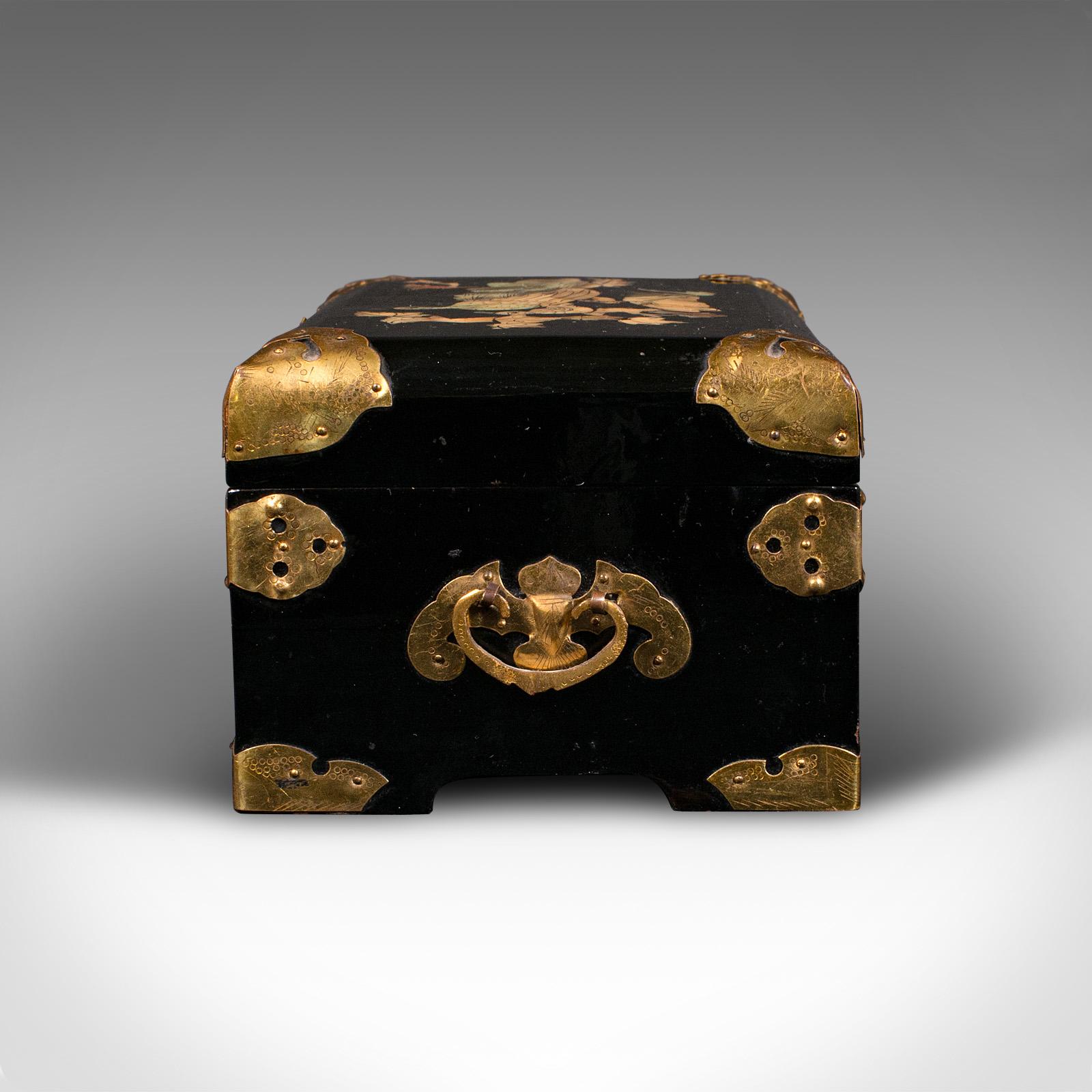 Boîte à bijoux décorative japonaise, laque, boîte, Art déco, vers 1930 Bon état - En vente à Hele, Devon, GB