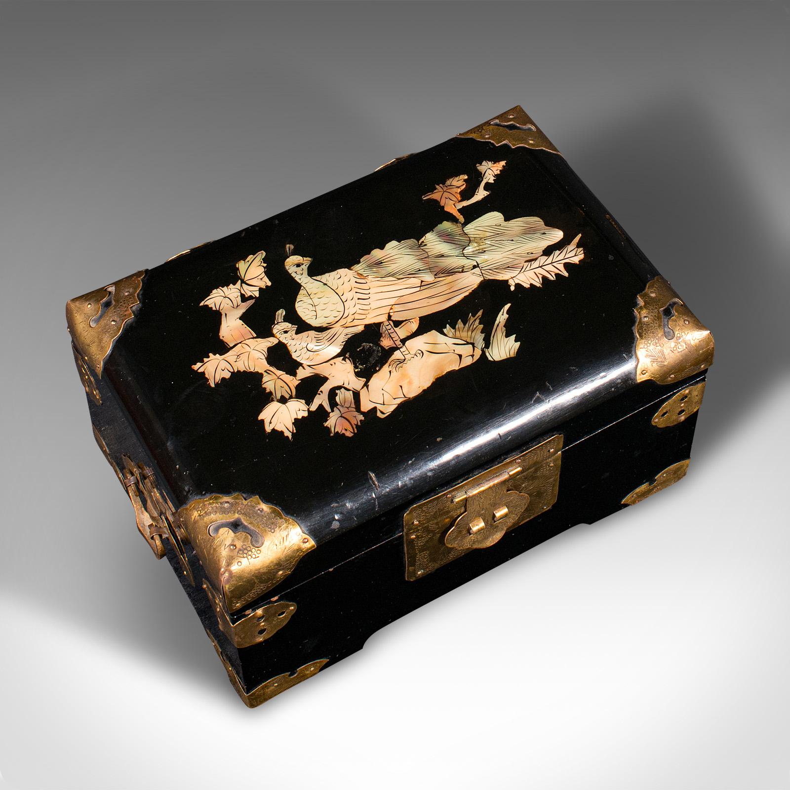 Boîte à bijoux décorative japonaise, laque, boîte, Art déco, vers 1930 en vente 1