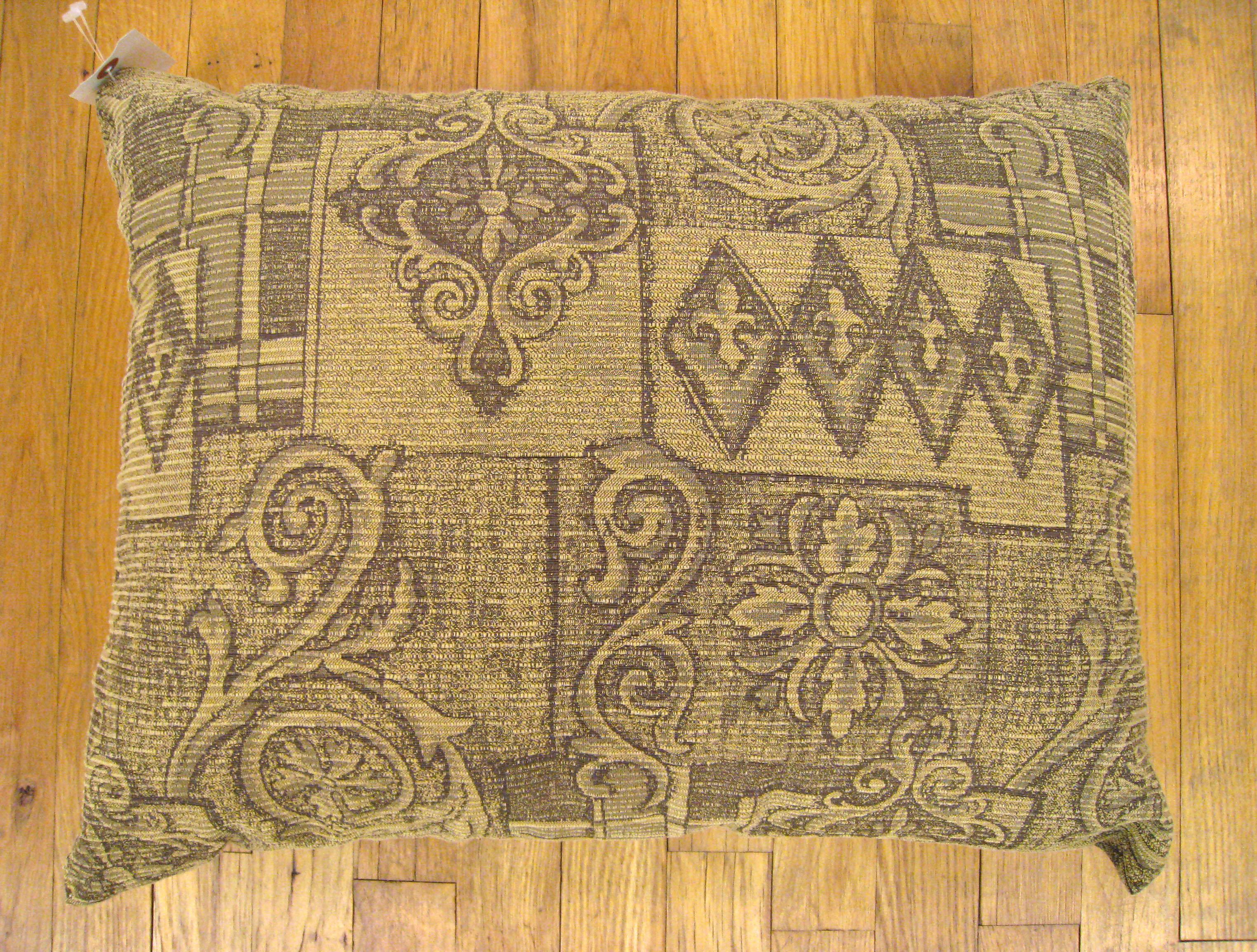 A vintage decorative pillow with floro-geometric design on both sides, size: 22