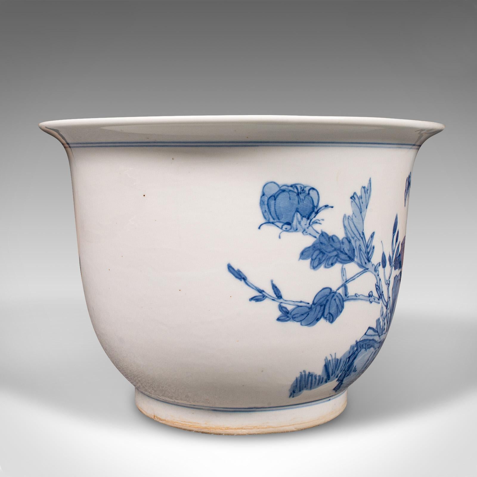 Dekoratives Vintage-Pflanzgefäß, chinesisch, Keramik, blau und weiß, Jardiniere, Topf (Moderne der Mitte des Jahrhunderts) im Angebot