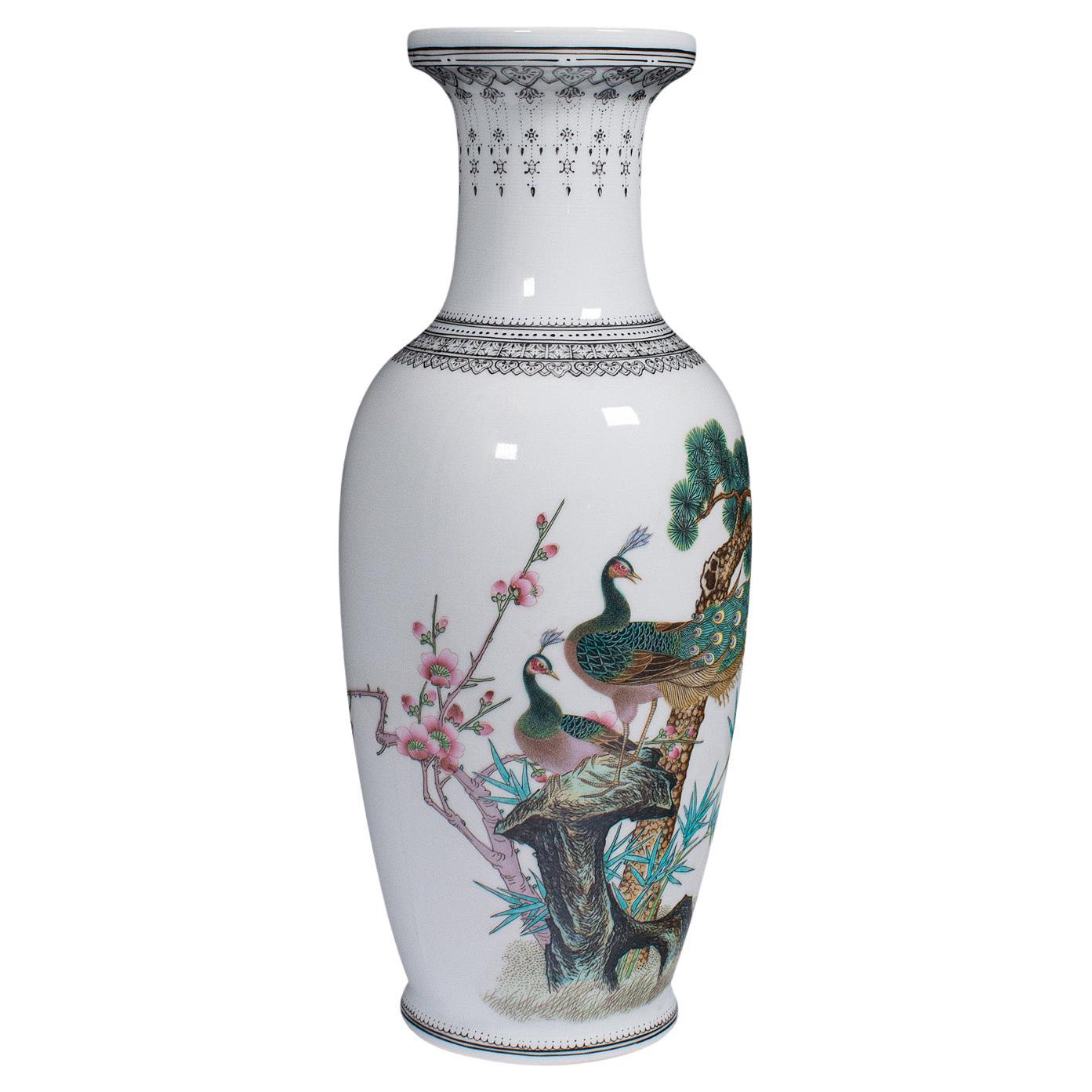 Dekorative Posy-Vase im Vintage-Stil, chinesisch, Keramik-Blumenurne mit Pfauenmotiv, ca. 1960
