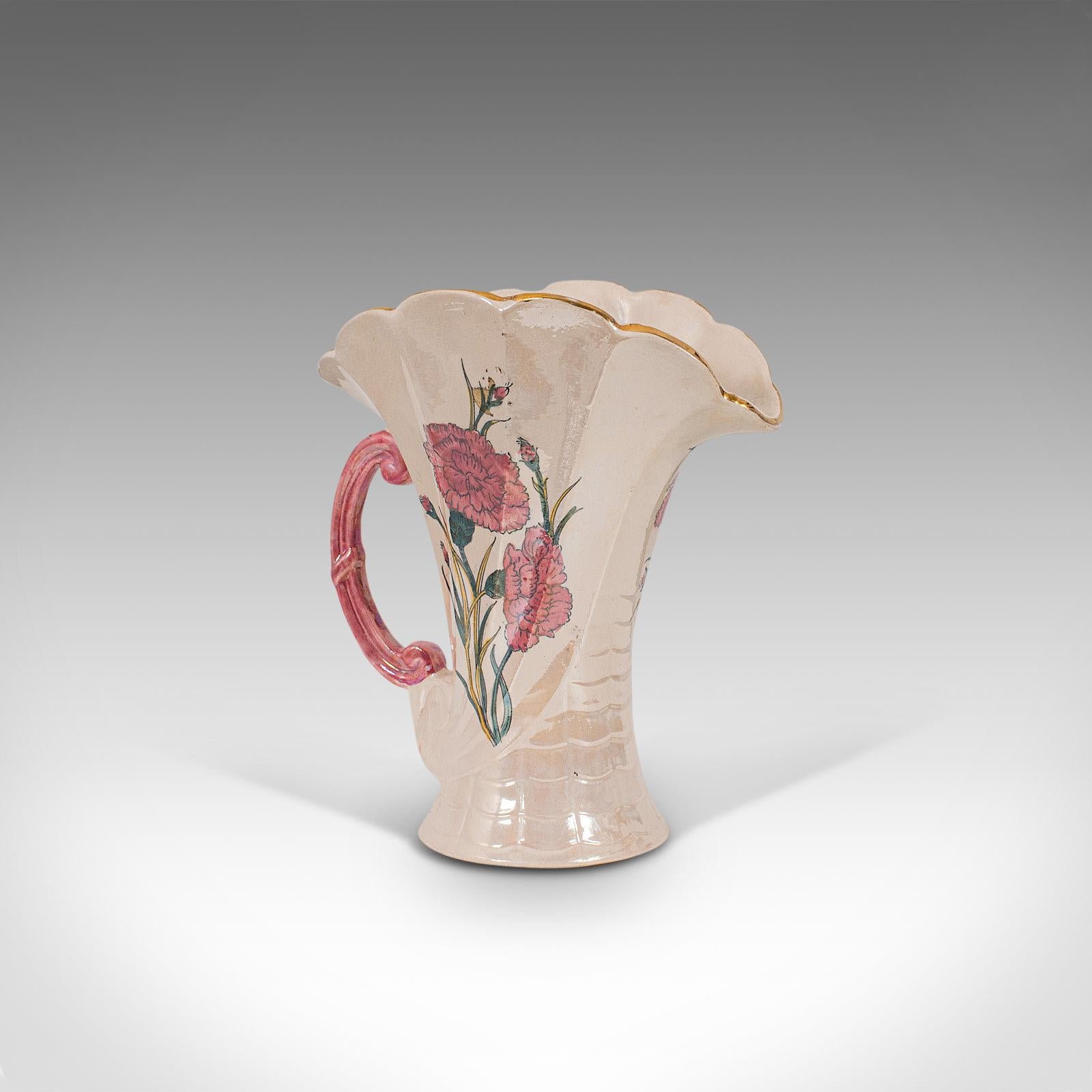 Dekorativer Ausgießenkrug, englisch, Keramik, Gefäß, Mitte des 20. Jahrhunderts, um 1950 (Britisch) im Angebot
