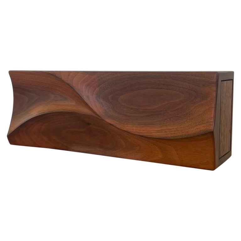 Dekoratives signiertes, geschnitztes Wandkunst-Galerie-Stück aus Holz, Vintage.