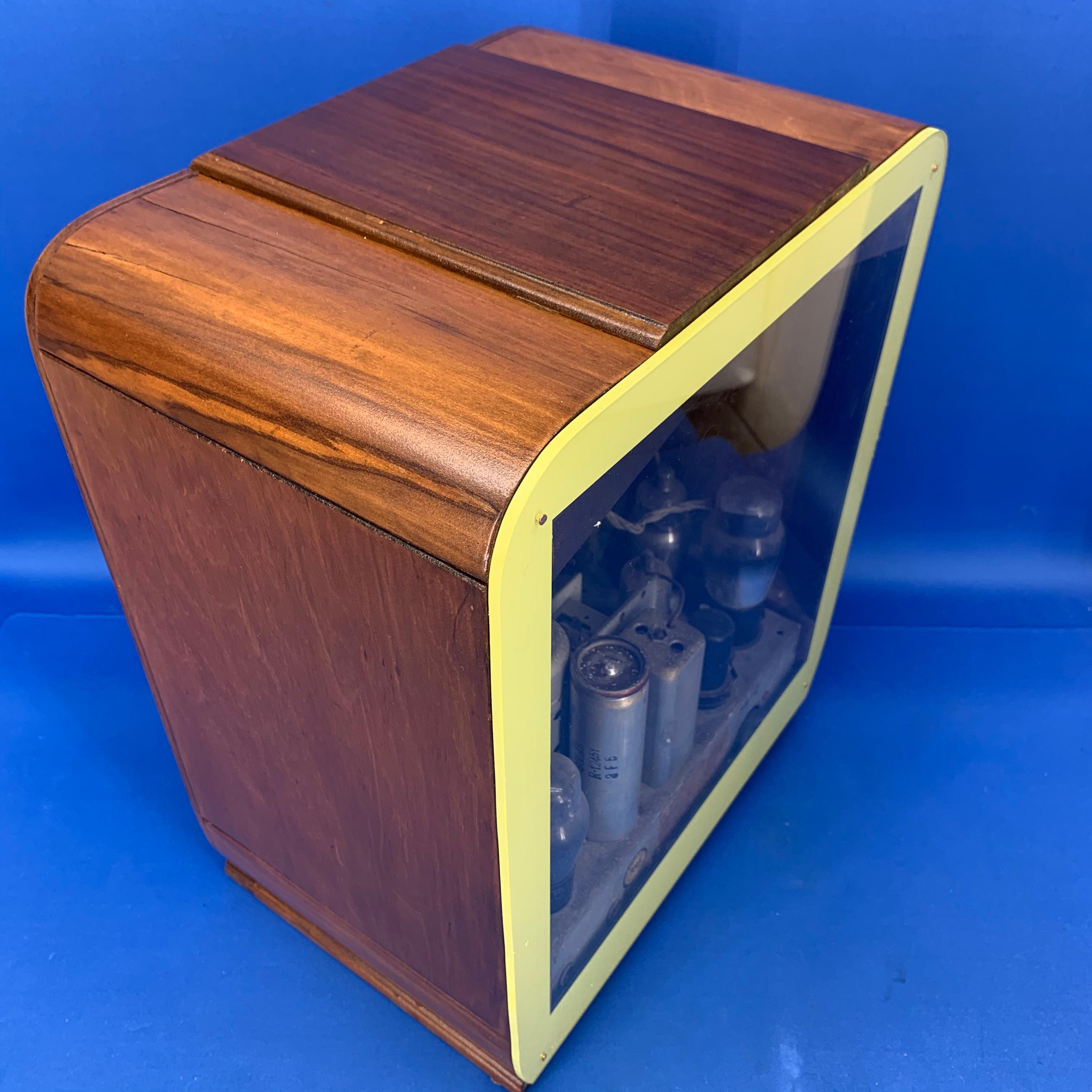 Vintage Decorative Silvertone Tabletop Radio with Plexiglass Back, Circa 1910 4