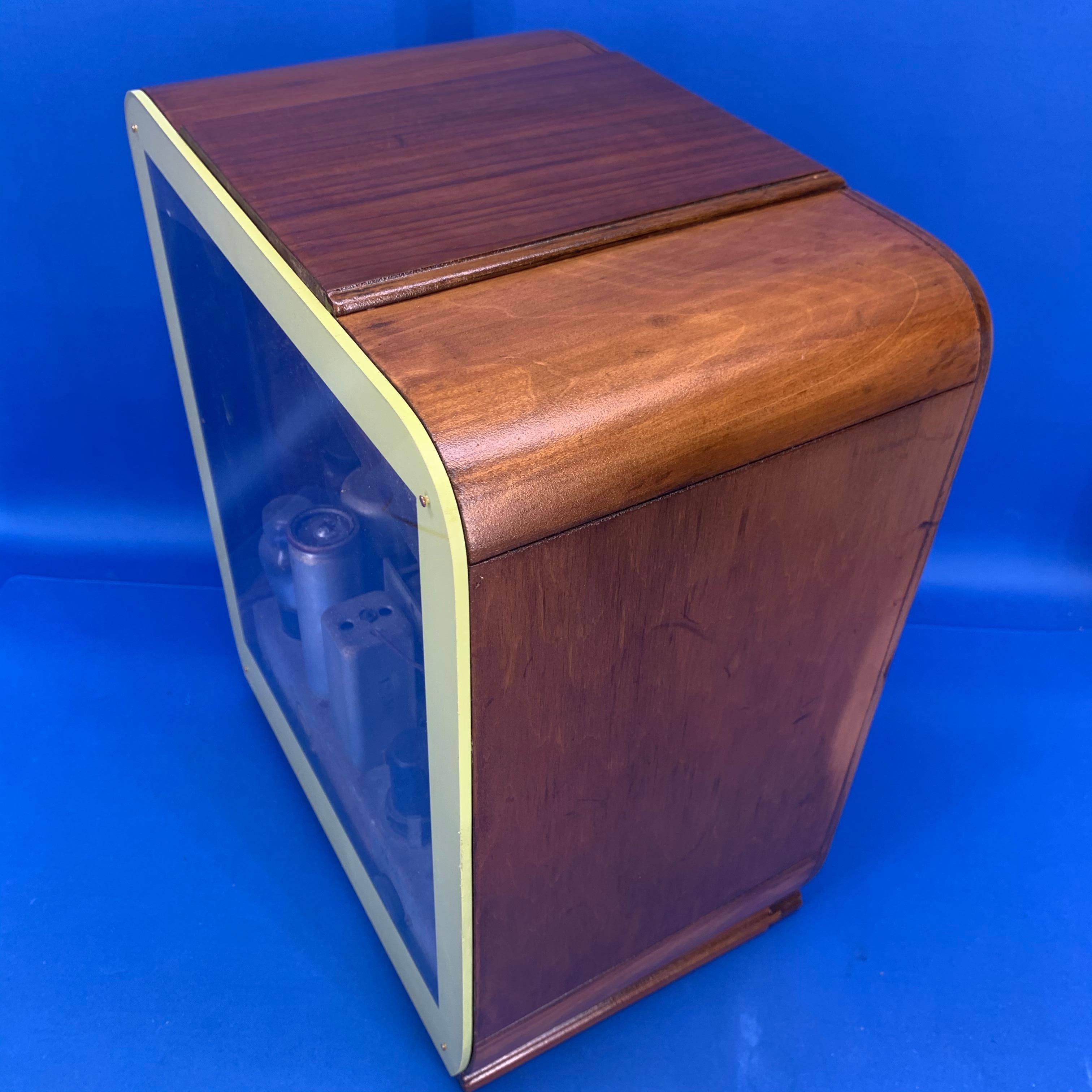 Vintage Decorative Silvertone Tabletop Radio with Plexiglass Back, Circa 1910 6