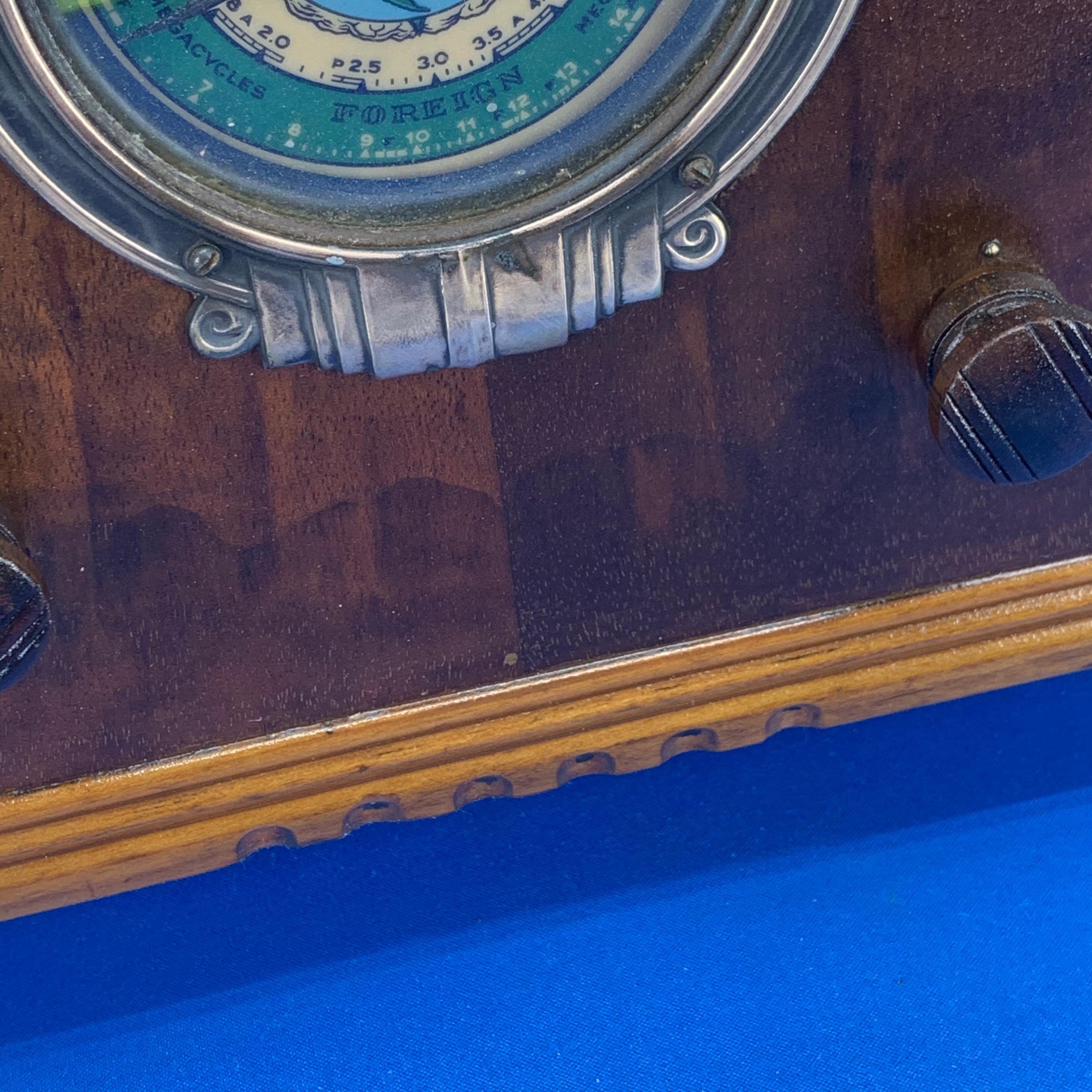 20th Century Vintage Decorative Silvertone Tabletop Radio with Plexiglass Back, Circa 1910