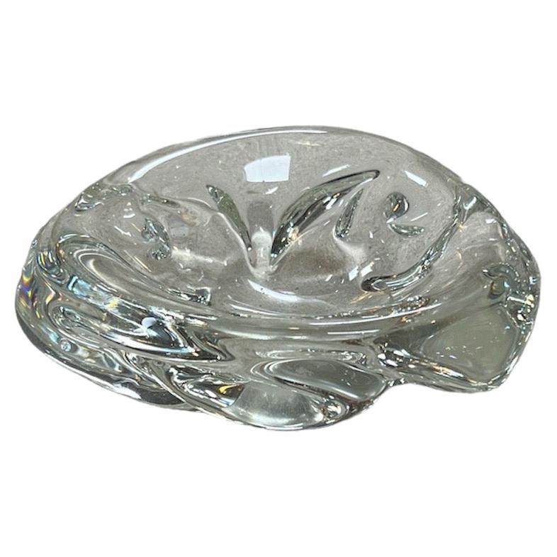 Petit bol décoratif en forme de coquille de verre vintage, années 1960 en vente