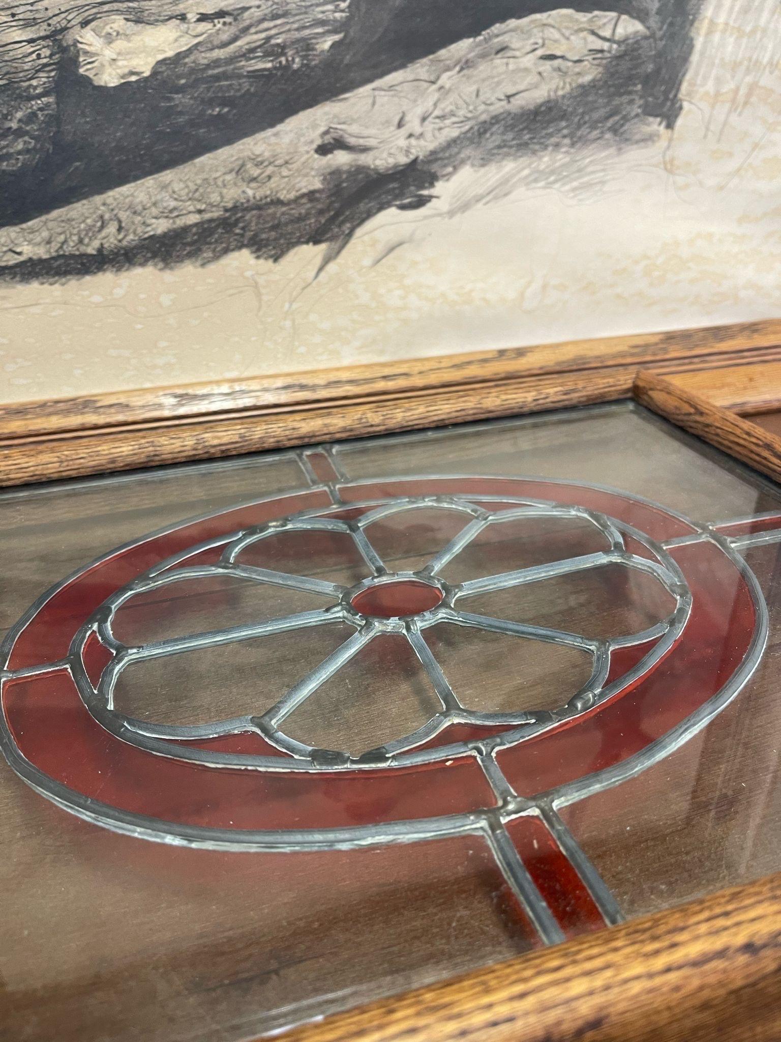 Dekoratives Glasmalerei-Tablett im Vintage-Stil mit Blumenmotiv. im Zustand „Gut“ im Angebot in Seattle, WA