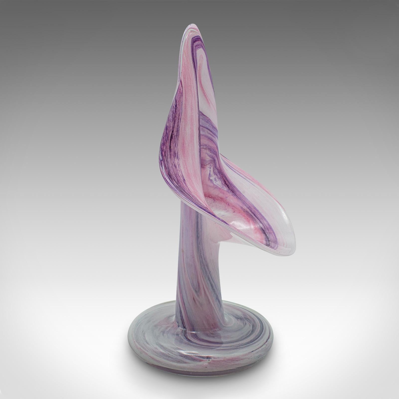 Mid-Century moderno Vaso decorativo d'epoca, continentale, vetro artistico, manica di pose, fine XX secolo in vendita