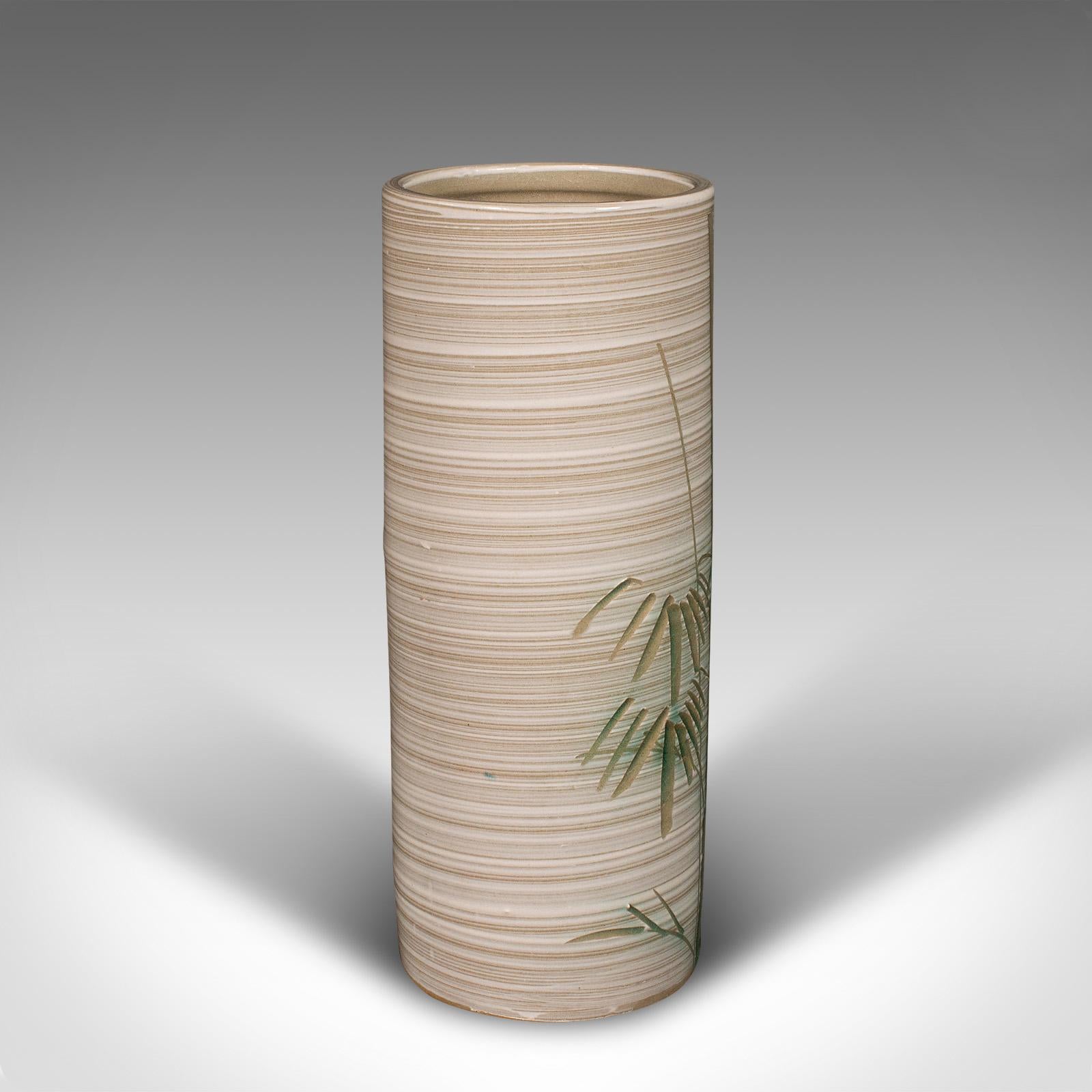 Mid-Century moderno Vaso decorativo d'epoca, giapponese, in ceramica, motivo di bambù, manico di fiori, C.C. 1980 in vendita