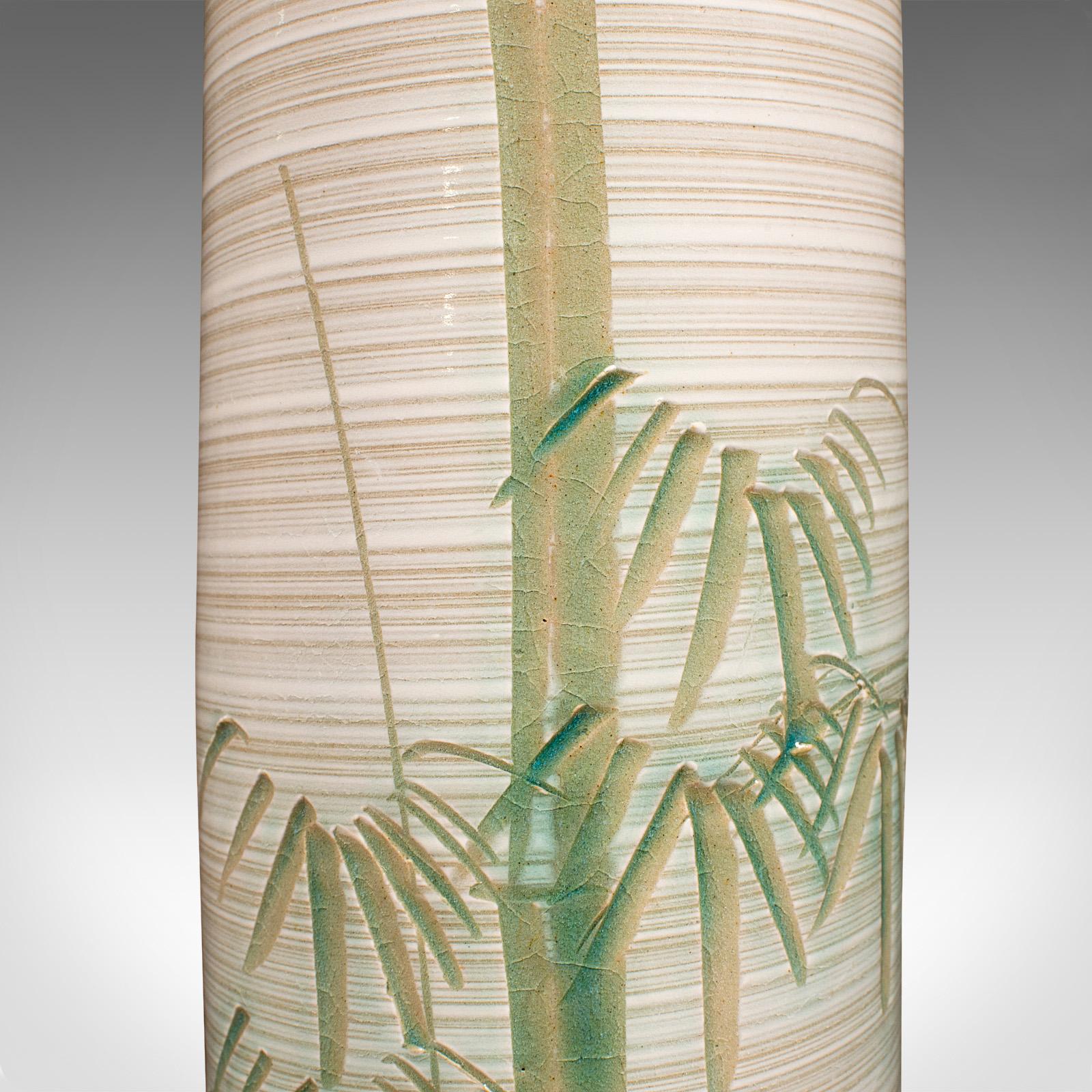 Vaso decorativo d'epoca, giapponese, in ceramica, motivo di bambù, manico di fiori, C.C. 1980 in vendita 1