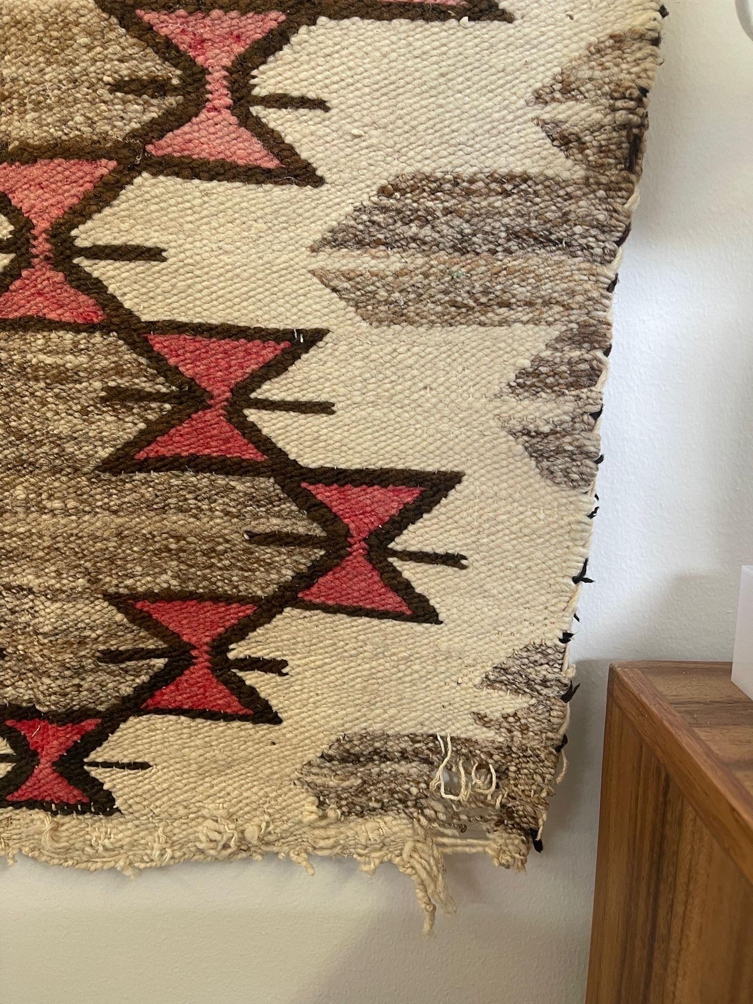 Textile Vintage Decorative Wall Hanging Tapestry Primitive Design en vente