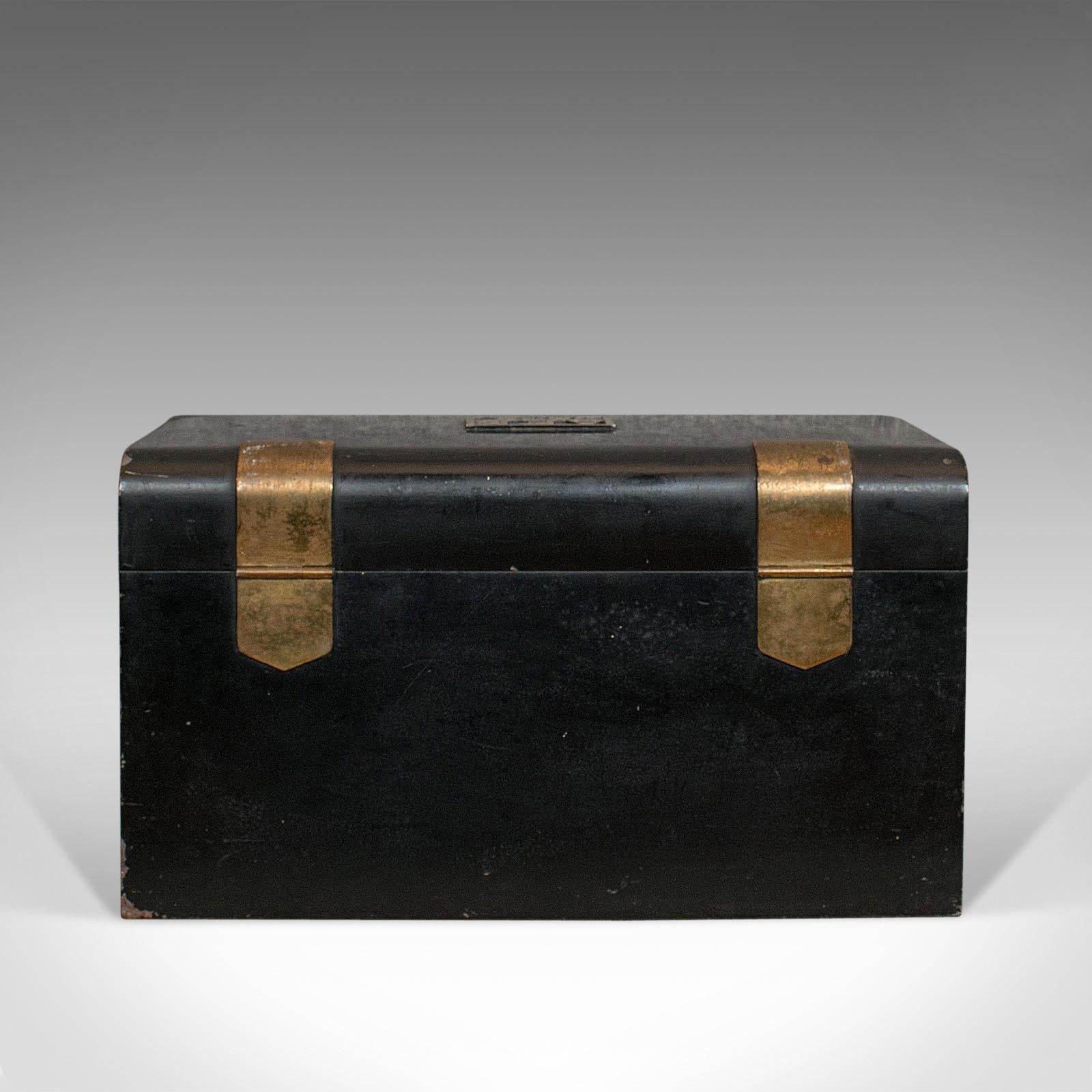 Caja de Escritura Vintage, Inglés, Art Deco, Hierro, Documento, Depósito, Cofre, circa 1930 Bronce en venta