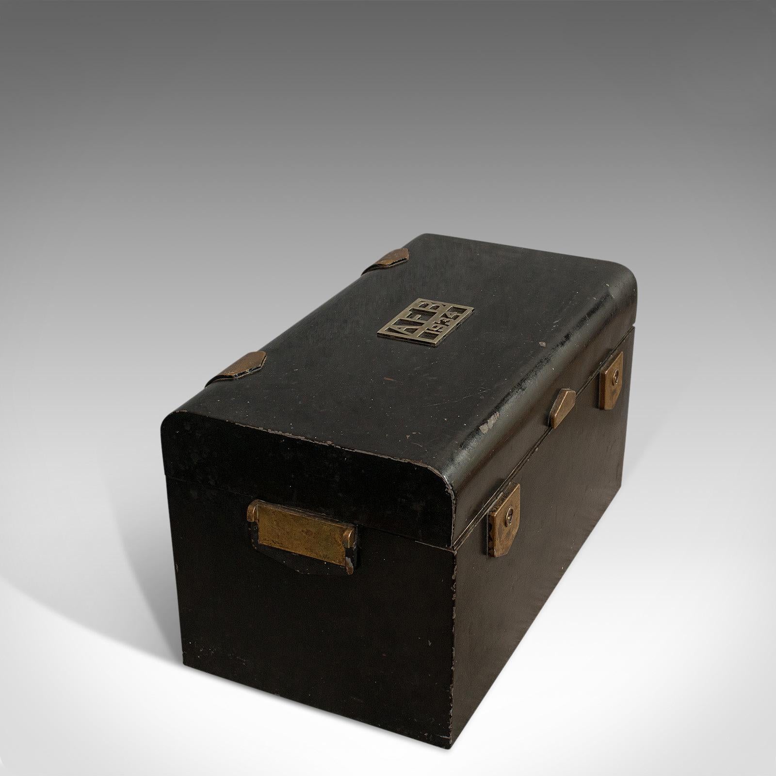 Caja de Escritura Vintage, Inglés, Art Deco, Hierro, Documento, Depósito, Cofre, circa 1930 en venta 2