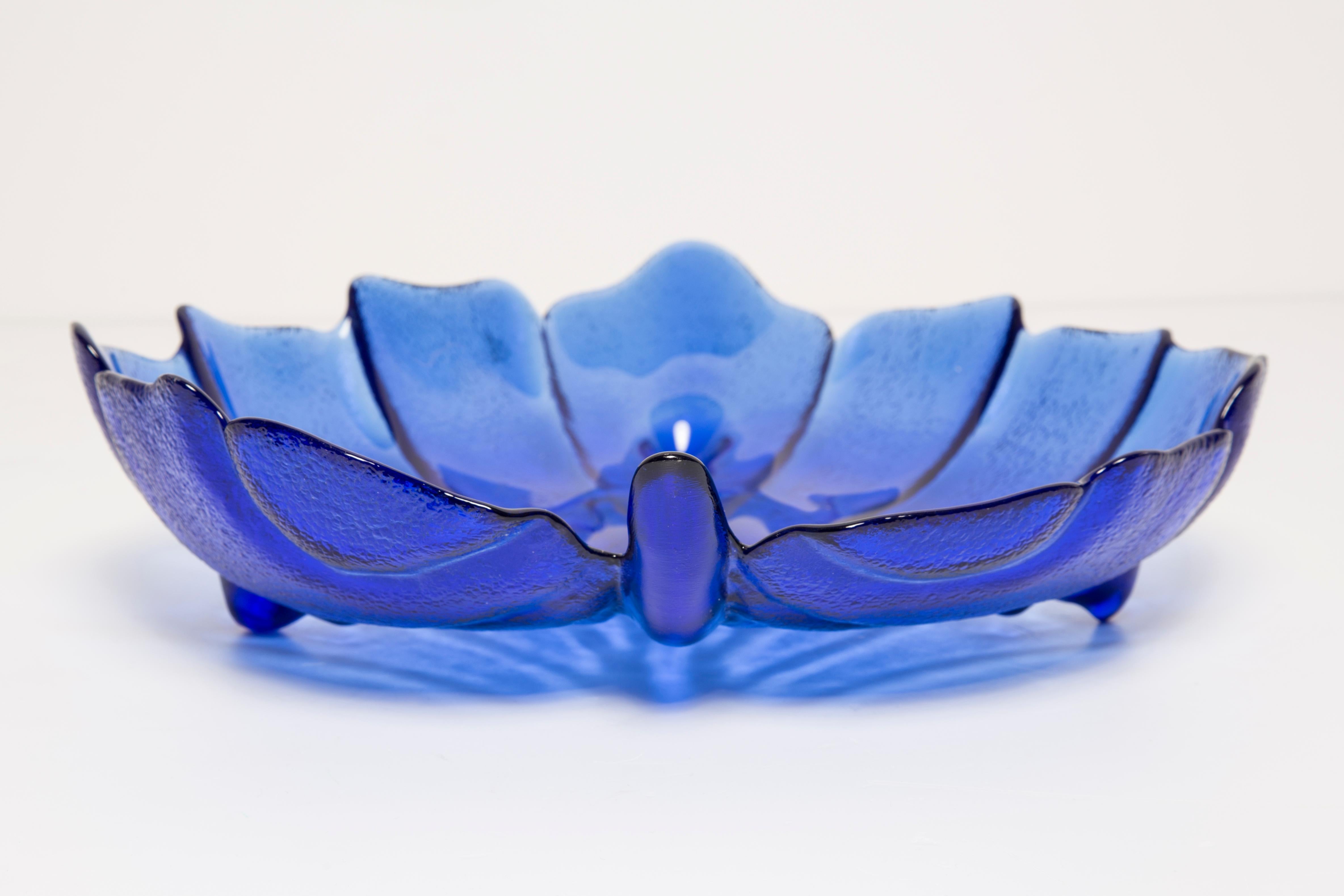 Mid-Century Modern Vintage Deep Blue Decorative Glass Leaf Plate, Italy, 1960s For Sale