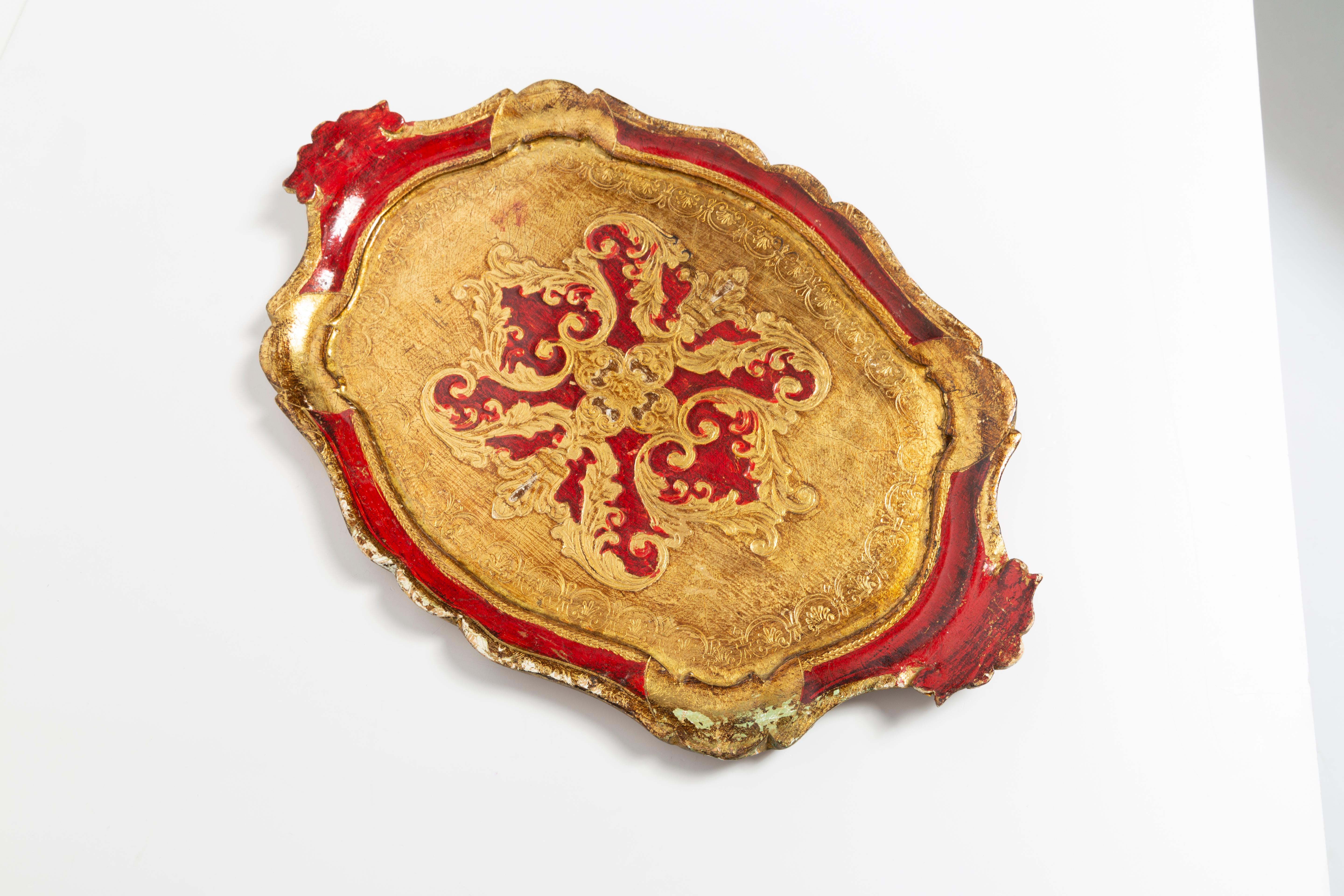 Vintage Deep Red Decorative Wood Plate, Italy, 1960s In Good Condition For Sale In 05-080 Hornowek, PL