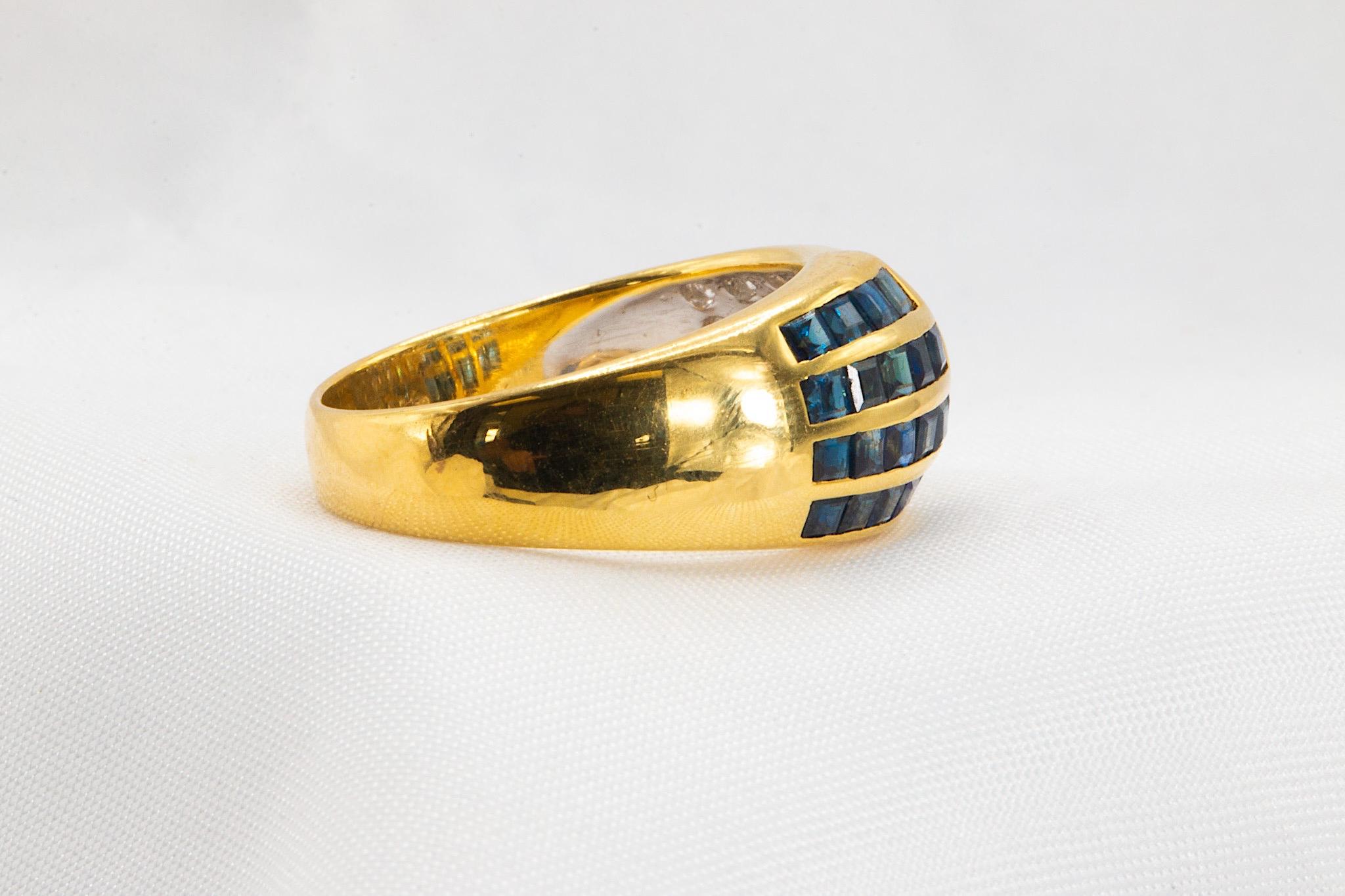 Art Deco Vintage Deep Sapphire and Diamond Band in 18K Yellow Gold For Sale