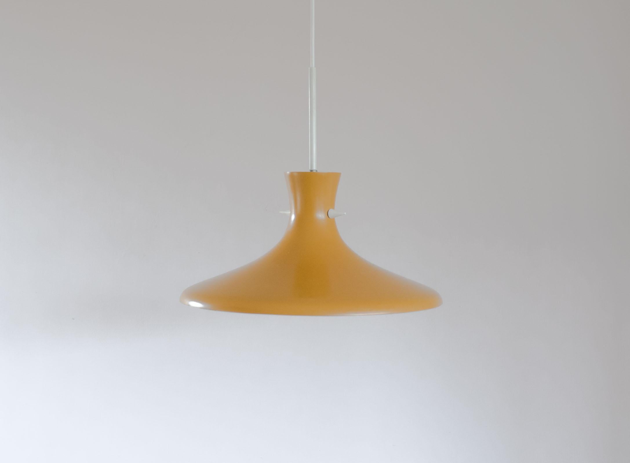 Vintage deep yellow pendant light In Good Condition In Heerhugowaard, NL