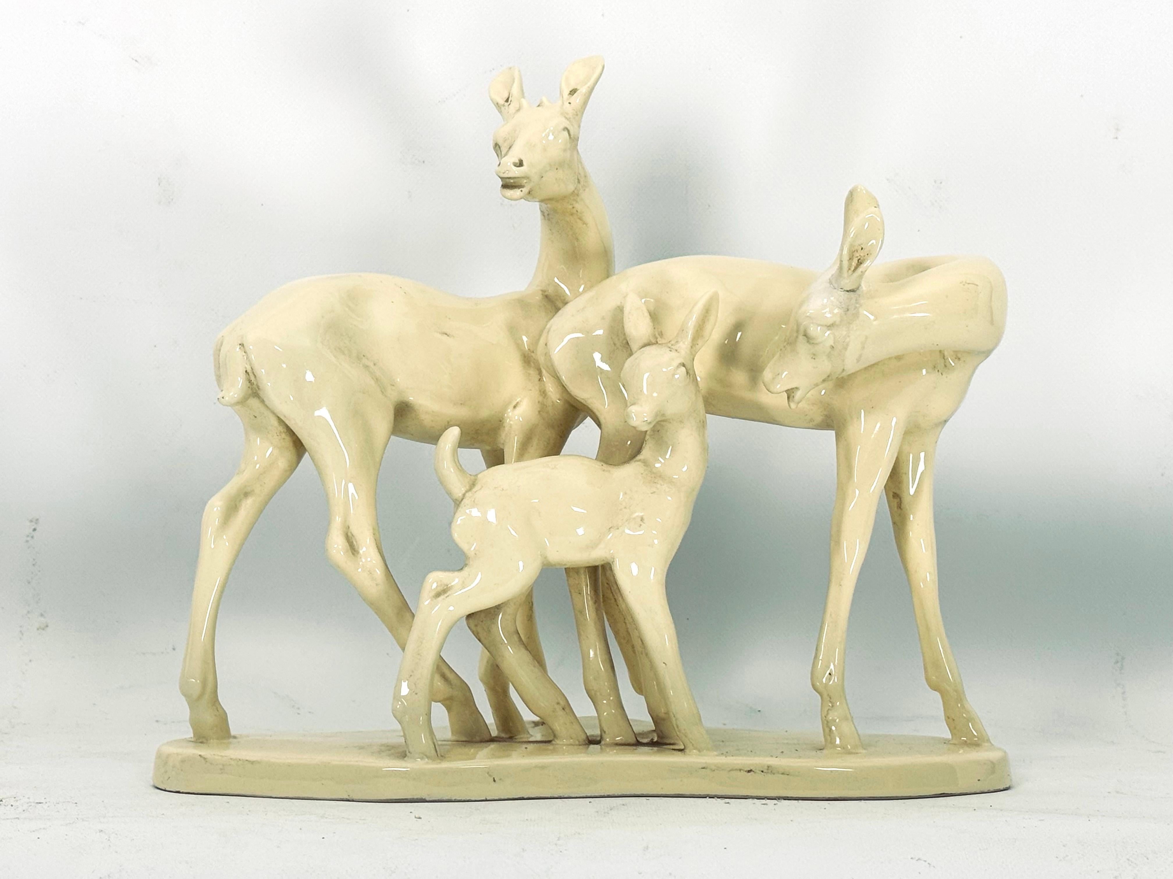 Mid-Century Modern Vintage deer family sculpture in ceramic. Italy 1950s For Sale