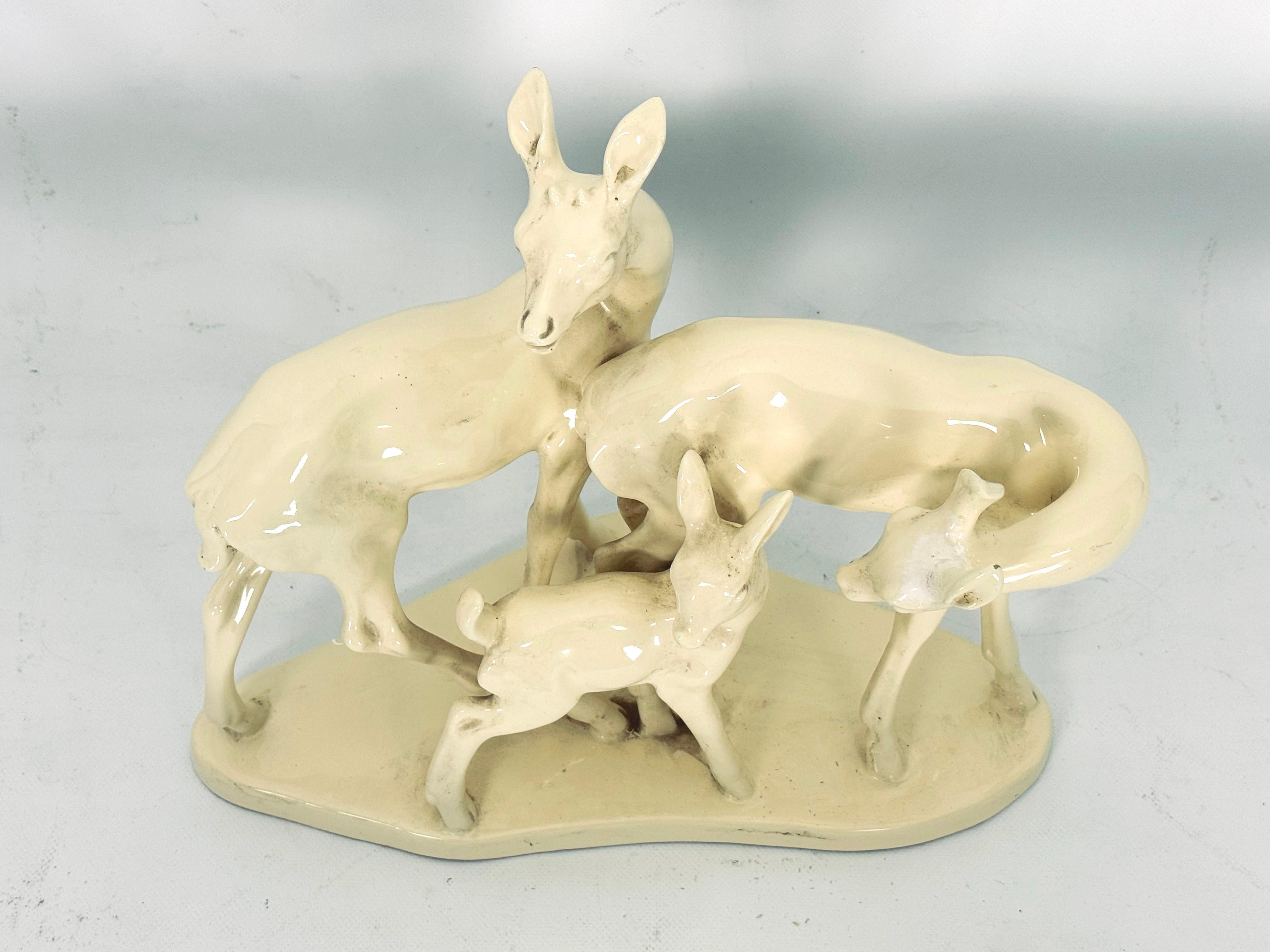 Vintage-Skulptur einer Hirschfamilie aus Keramik. Italien 1950er Jahre (20. Jahrhundert) im Angebot