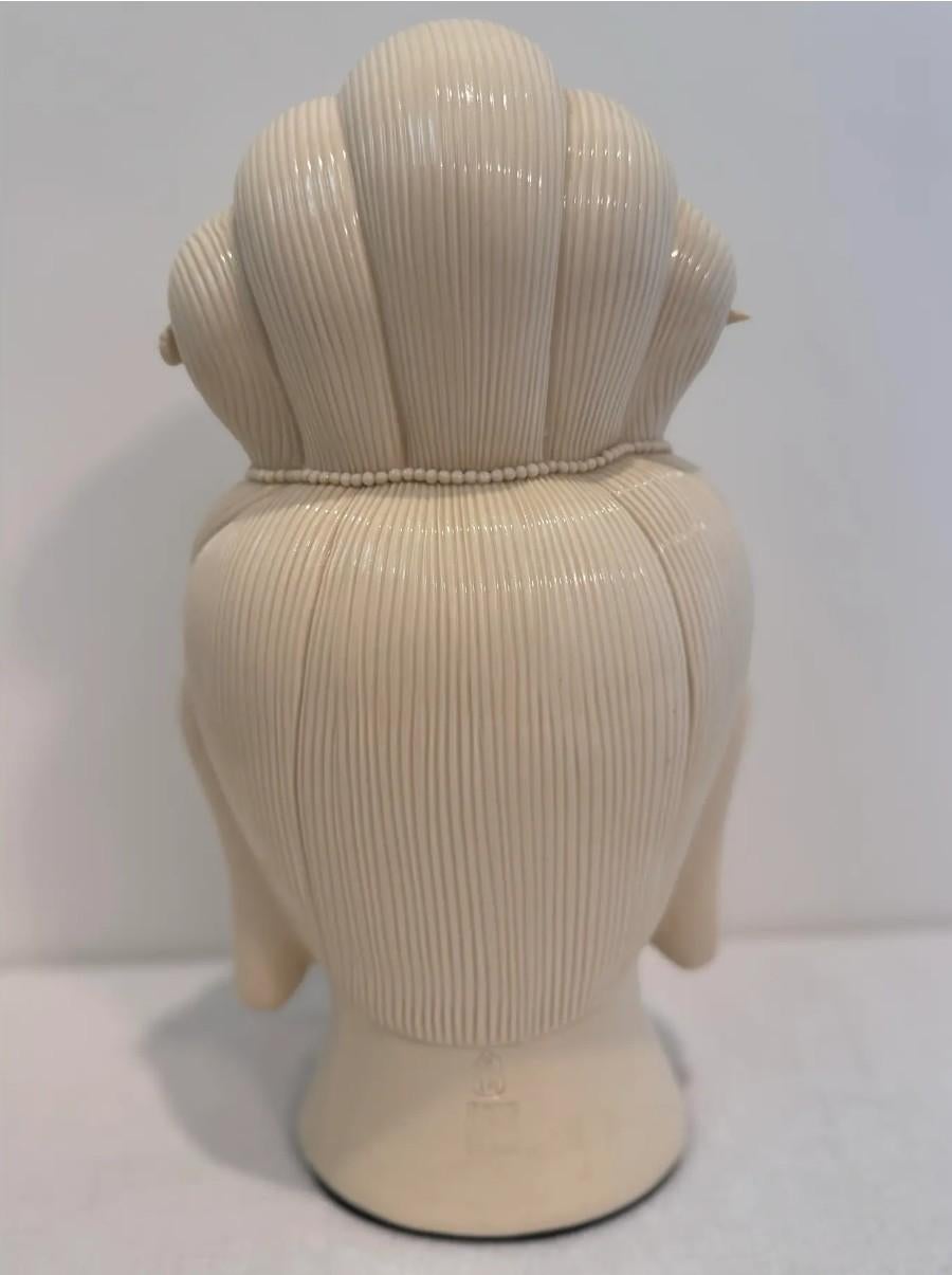 20ième siècle Vintage Dehua Blanc de Chine Buste Guanyin, Porcelaine émaillée à l'ivoire en vente