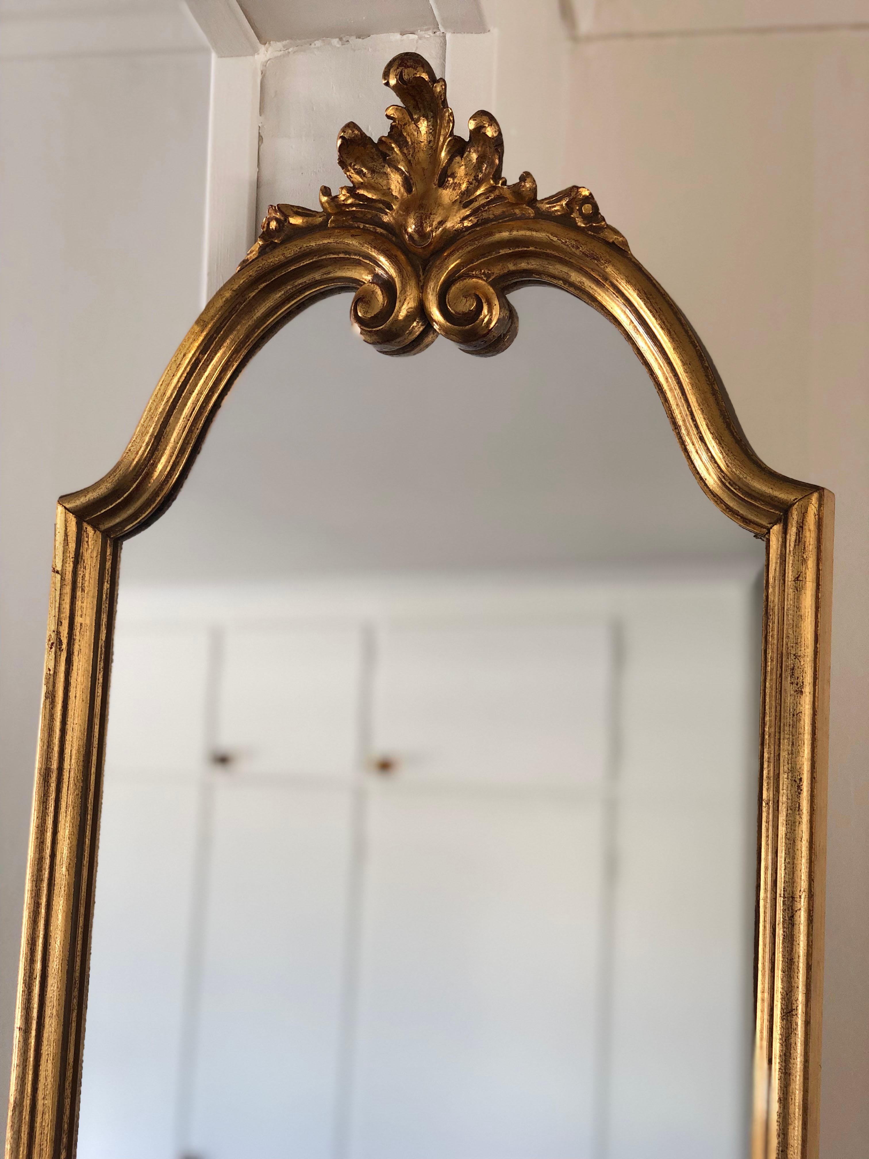 Beautiful vintage full length mirror in gold from Deknudt mirrors from Belgium. Small Cut mirrors are placed in the golden frame. Deknudt is known for its quality mirrors from the 70/ 80s.

Object: Mirror
Designer: Deknudt
Style: Vintage, Hollywood